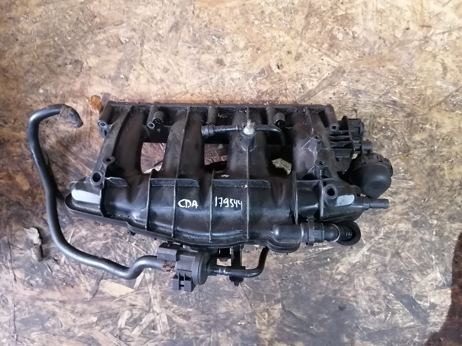 Коллектор впускной AUDI A3, SKODA OCTAVIA 1Z, VOLKSWAGEN GOLF 5/5+/6, JETTA 5/6, PASSAT B6/B7/CC, TIGUAN 1,8 CDAA 2008- б/у
