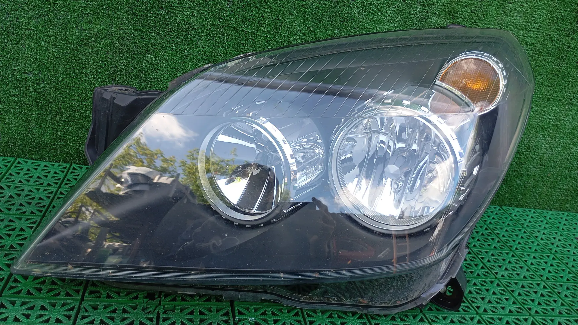 Фара OPEL ASTRA H 2004- чёрная левая б/у