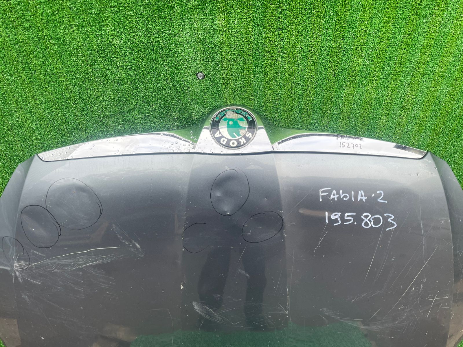 Молдинг накладка на капот хромированная SKODA FABIA 2, ROOMSTER 2010- б/у
