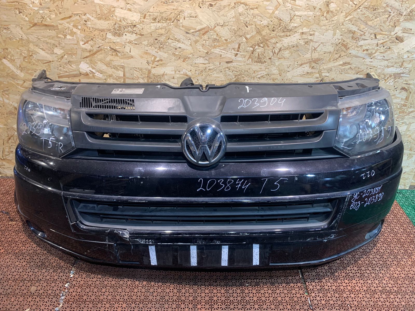 Усилитель бампера VOLKSWAGEN TRANSPORTER T5 2010- передний б/у