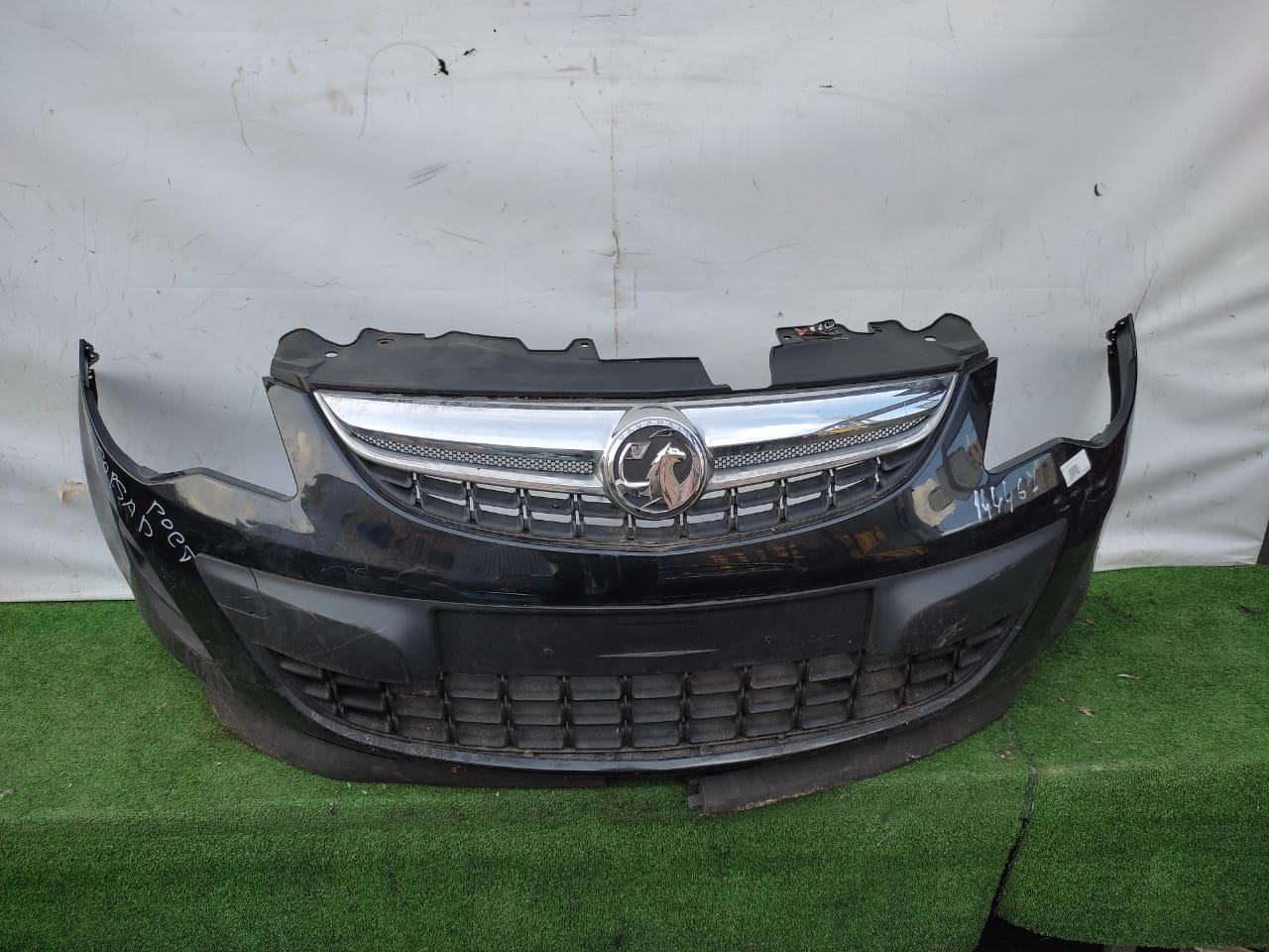 Бампер OPEL CORSA D 2011- передний чёрный б/у