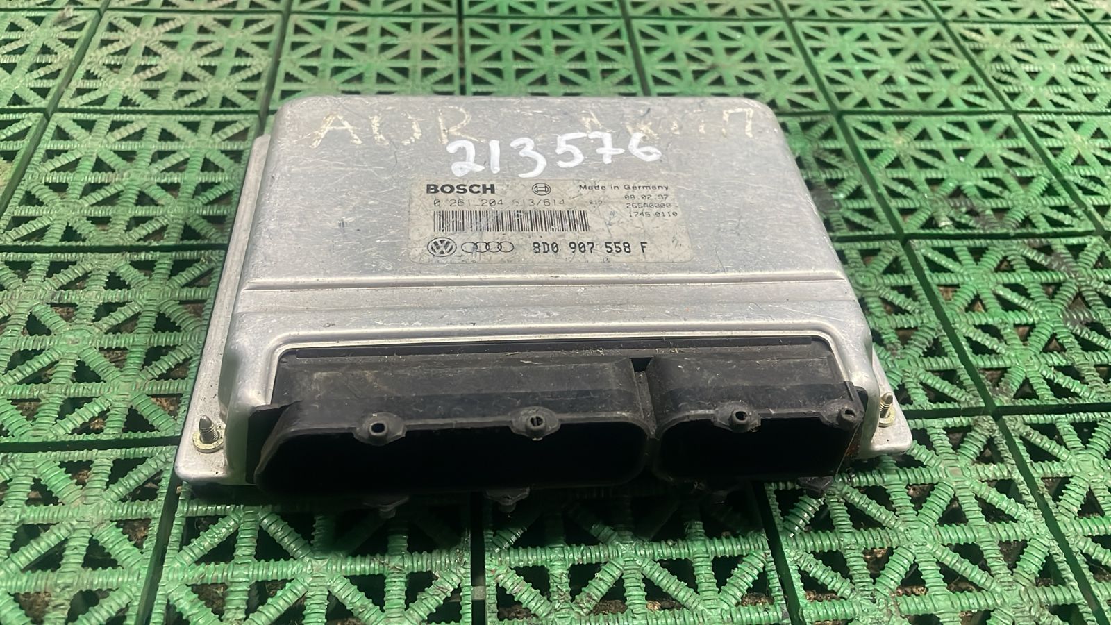 Блок управления двигателя ДВС ЭБУ AUDI A4 8D 1,8 ADR 1995- Б/У