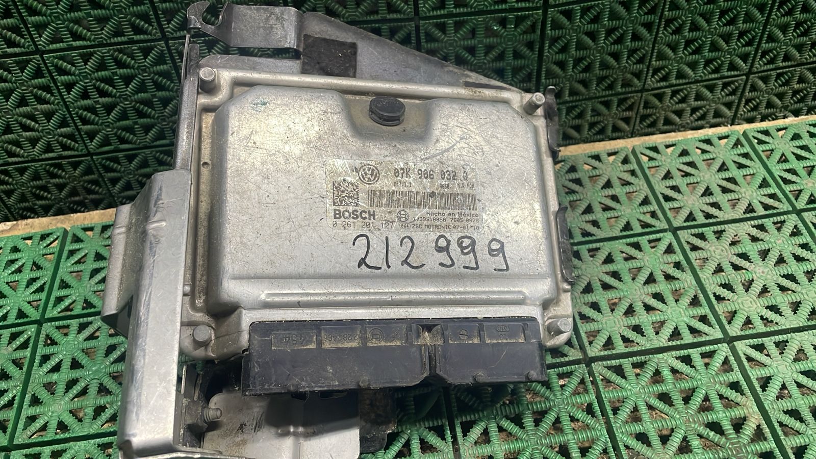 Блок управления двигателя ДВС ЭБУ VOLKSWAGEN JETTA 5 2004- Б/У