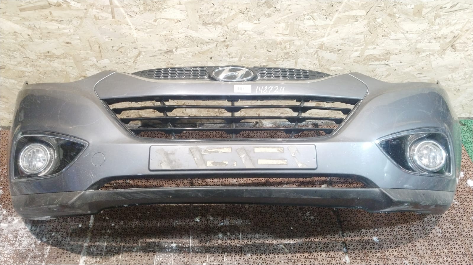 Бампер HYUNDAI IX35, TUCSON 2 2010- передний серебро б/у