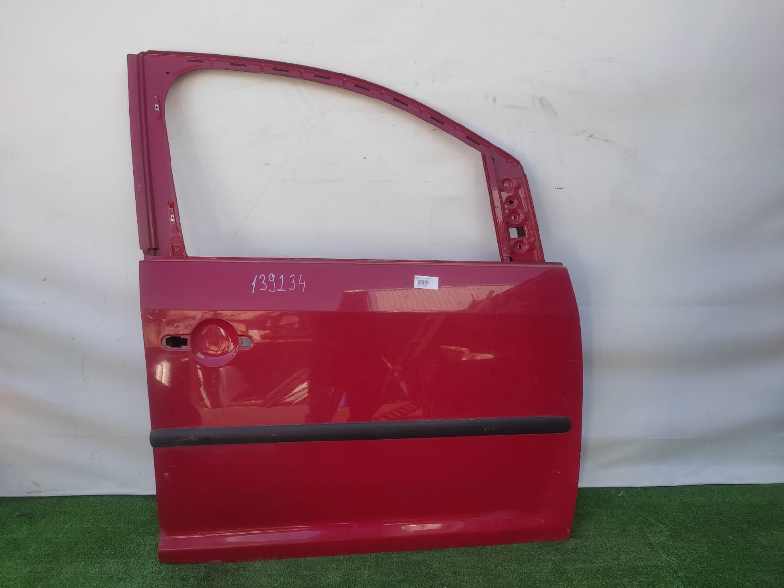 Дверь VOLKSWAGEN CADDY 2004- передняя правая красная б/у