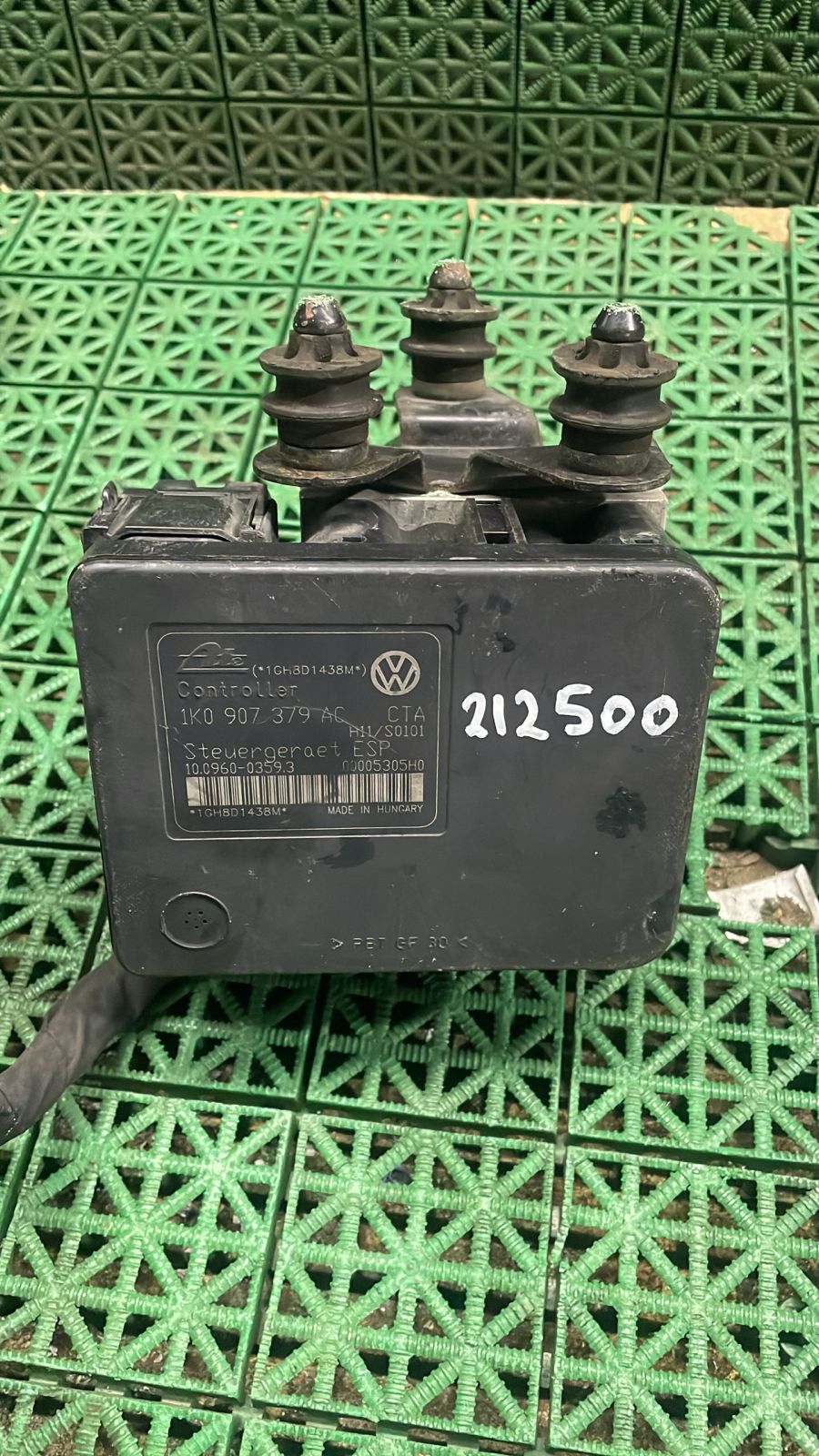 Блок ABS AUDI A3, SKODA OCTAVIA 1Z, VOLKSWAGEN GOLF 6 1K0907379AC 2004- б/у
