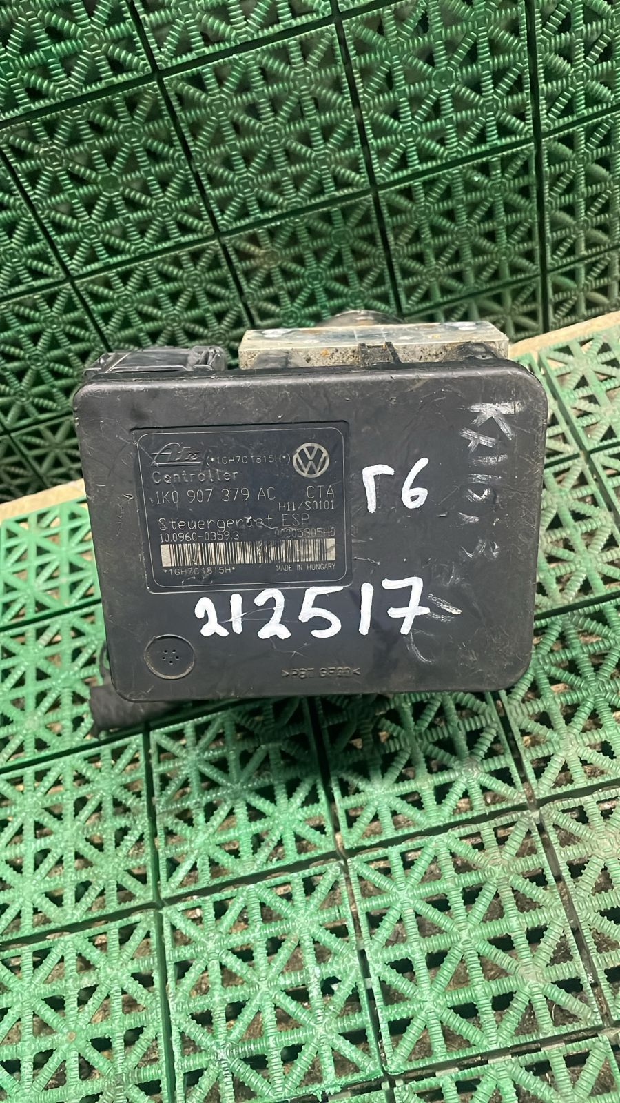Блок ABS AUDI A3, SKODA OCTAVIA 1Z, VOLKSWAGEN GOLF 6 1K0907379AC 2004- б/у