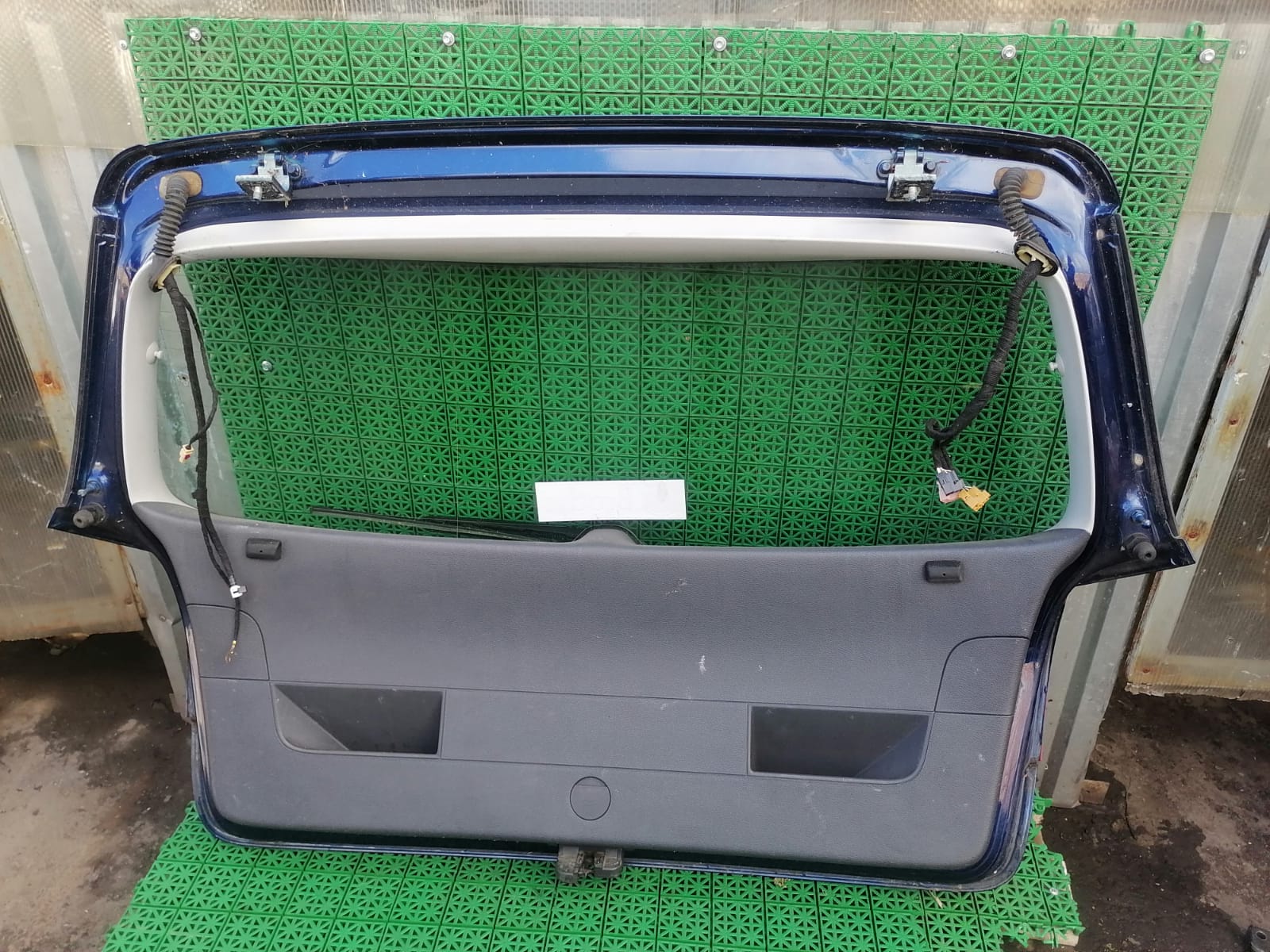 Замок крышки багажника VOLKSWAGEN GOLF 5/5+/6, PASSAT B6/B7, TOURAN, TIGUAN 2004- универсал б/у
