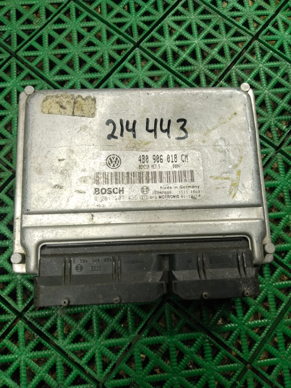Блок управления двигателя ДВС ЭБУ VOLKSWAGEN PASSAT B5+ AWM 2001- Б/У