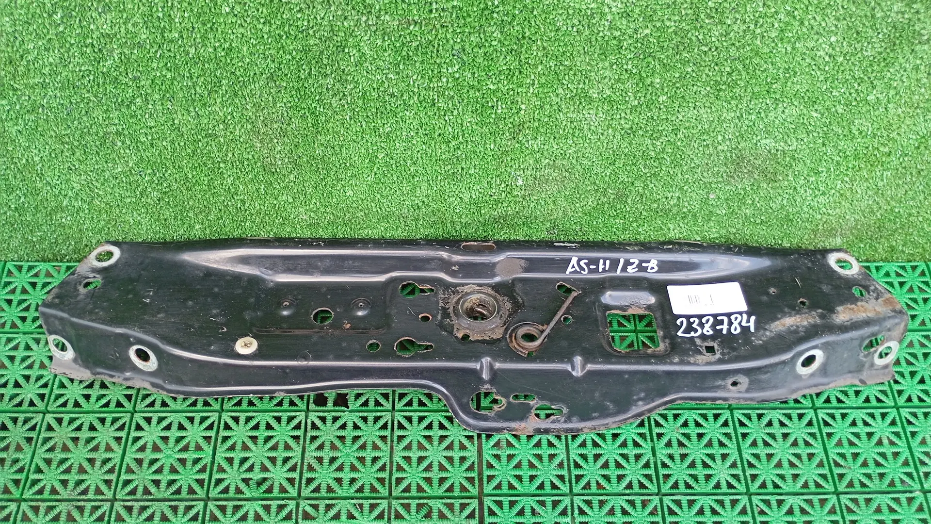 Панель передняя OPEL ASTRA H, ZAFIRA B 2004- чёрная б/у