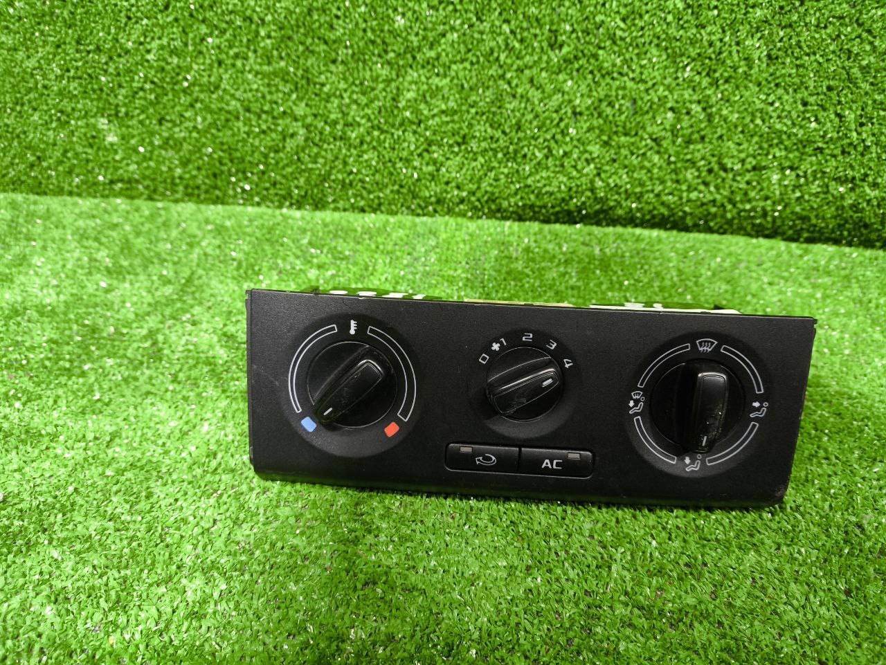 Блок управления климат контролем отопителем SKODA FABIA 2 2007- б/у