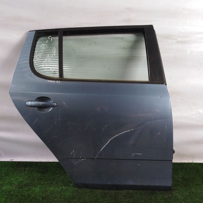 Дверь SKODA FABIA 2 2007- задняя правая хэтчбек голубая Б/У