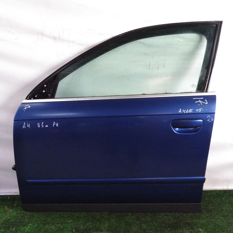 Дверь AUDI A4 8E 2005- передняя левая синяя Б/У