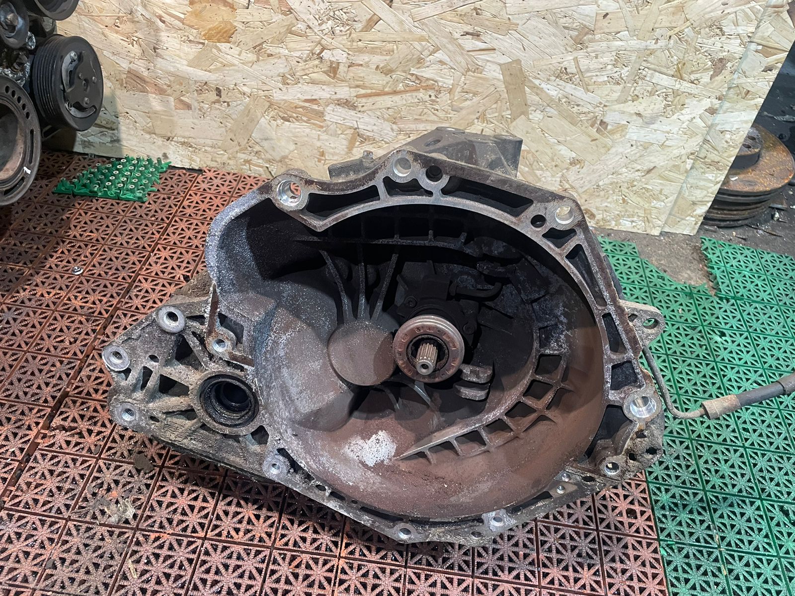 МКПП 5 ступенчатая механическая коробка передач OPEL ASTRA H, CORSA D, ZAFIRA B Z16XEP 2004- F17 4,19 робот б/у