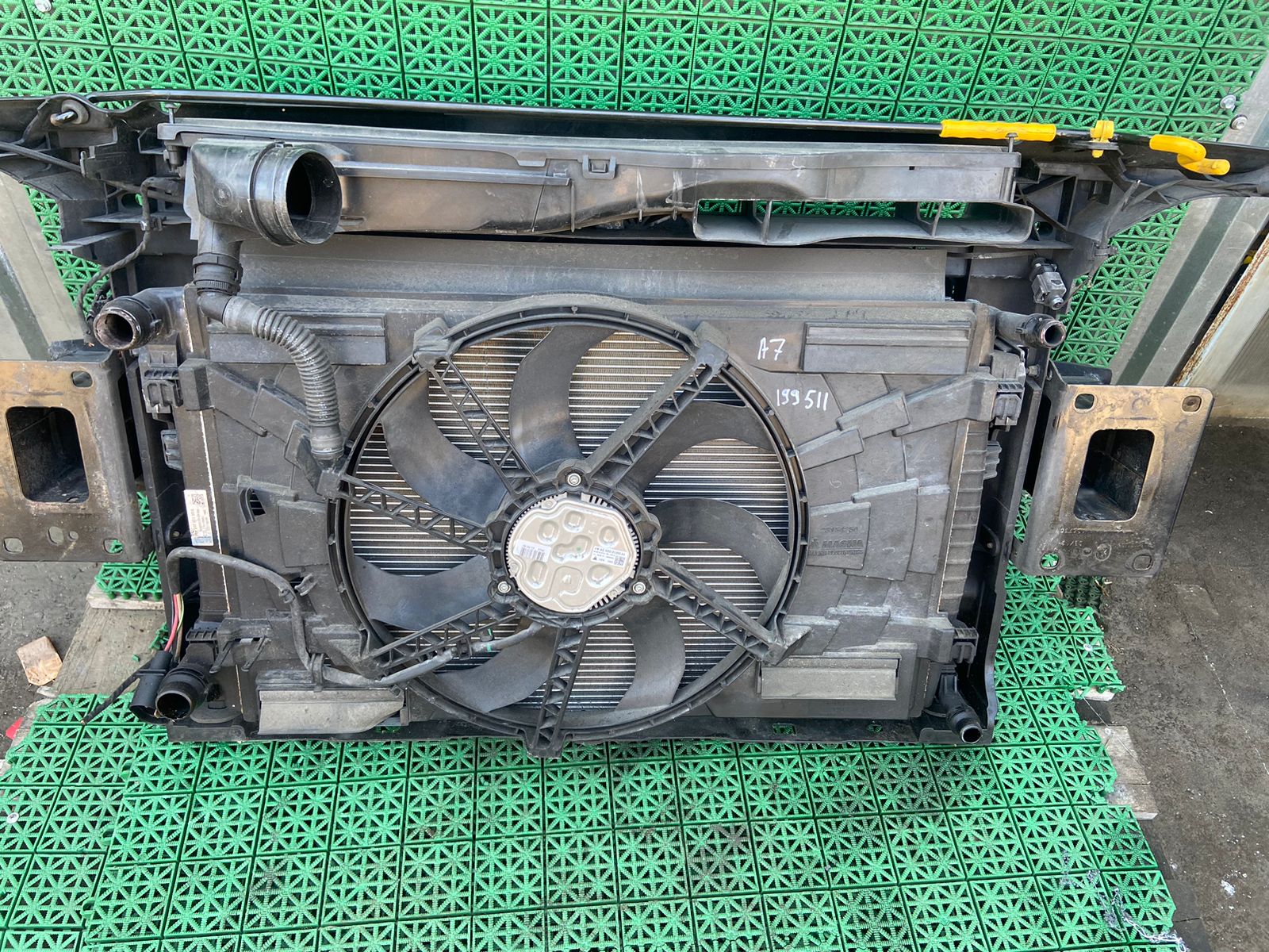 Диффузор с 1 м вентилятором AUDI A3, SKODA OCTAVIA A7, VOLKSWAGEN GOLF 7 2013- б/у