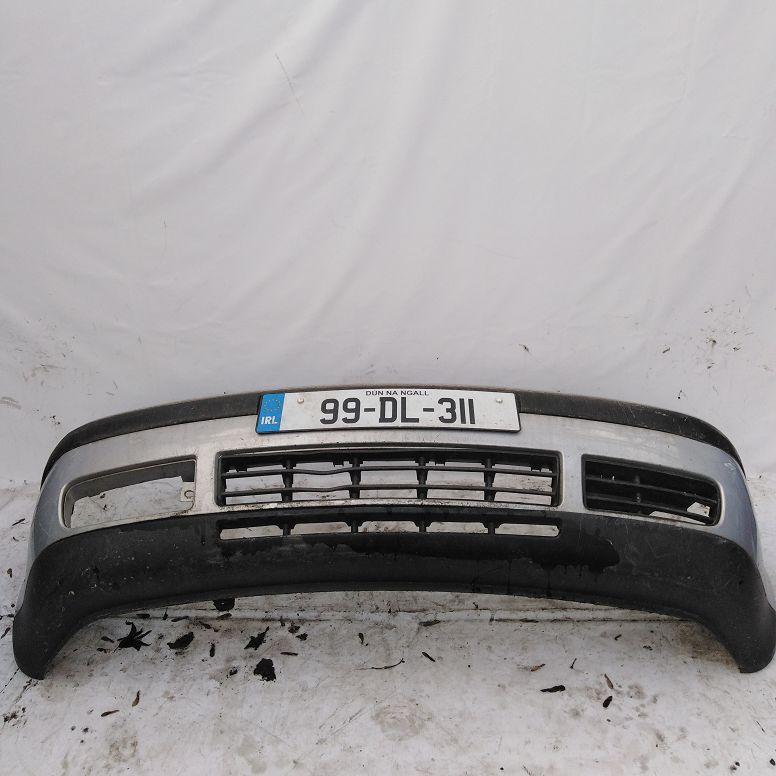 Бампер VOLKSWAGEN GOLF 4 1998- передний серебро Б/У
