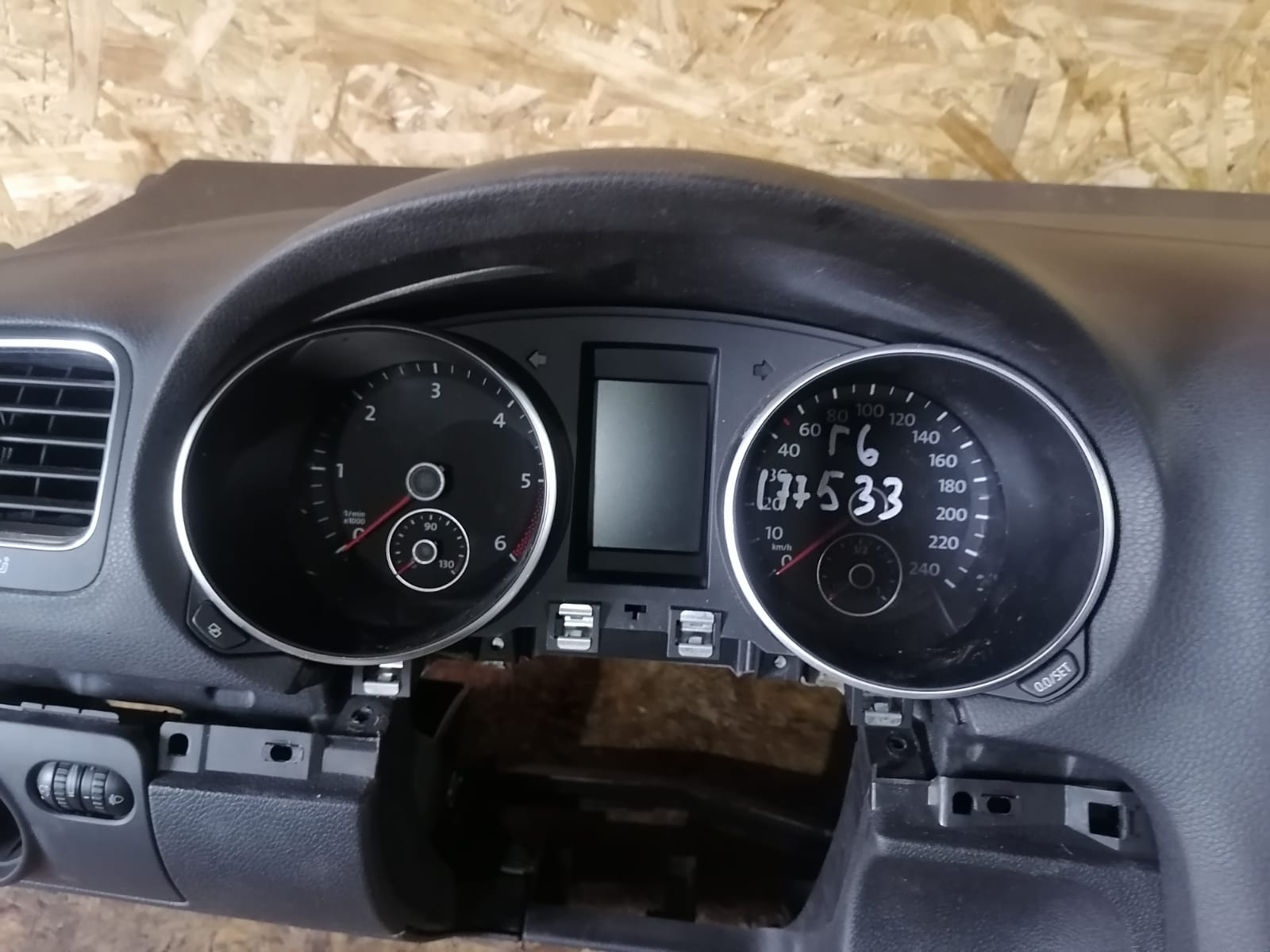 Панель приборов, комбинация приборов VOLKSWAGEN GOLF 6 2009- б/у