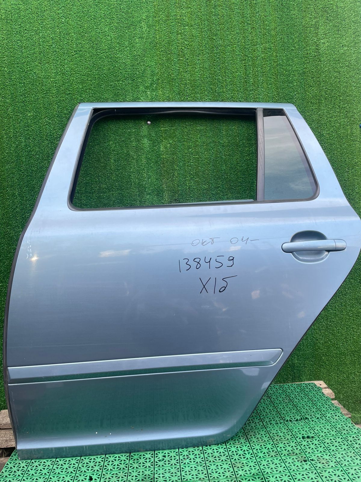 Дверь SKODA OCTAVIA 1Z 2004- задняя левая хэтчбек голубая б/у