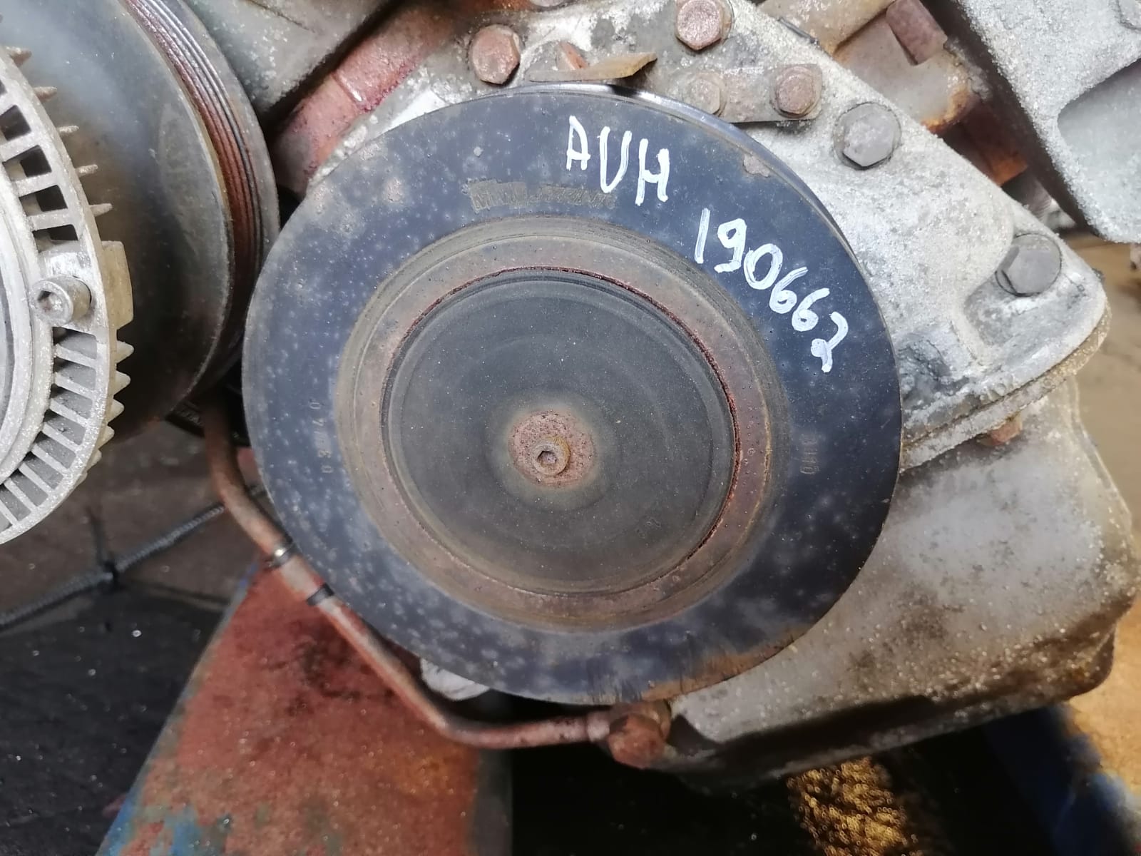 Шкив коленвала VOLKSWAGEN LT AUH 2001- б/у