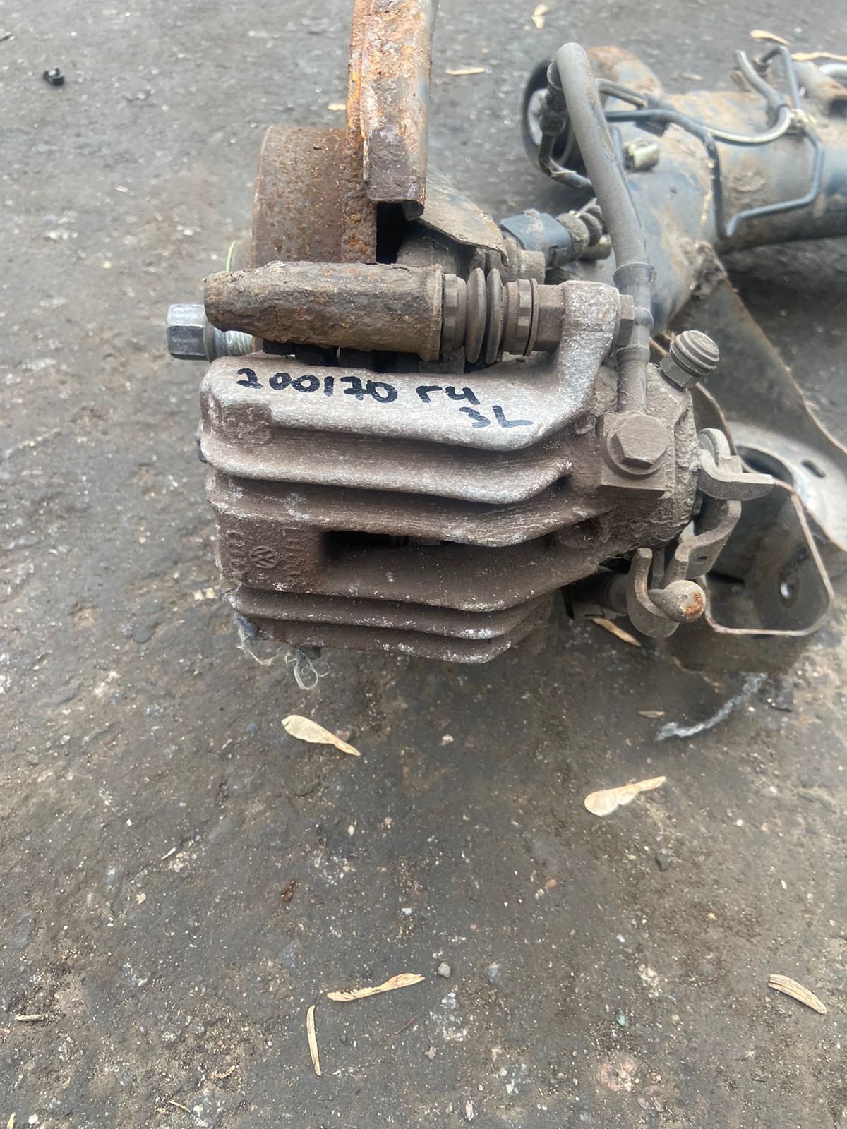 Суппорт тормозной AUDI A1/A3, SKODA OCTAVIA 1U, RAPID, VOLKSWAGEN GOLF 4, POLO 1997- задний левый б/у