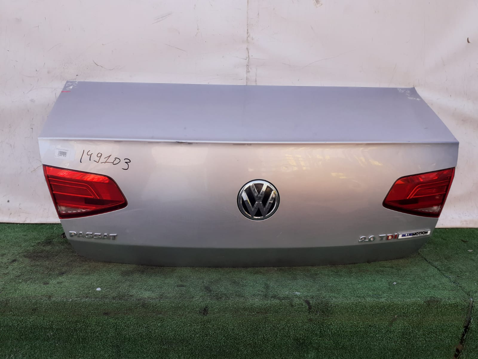 Крышка багажника VOLKSWAGEN PASSAT B8 2015- седан серебро б/у