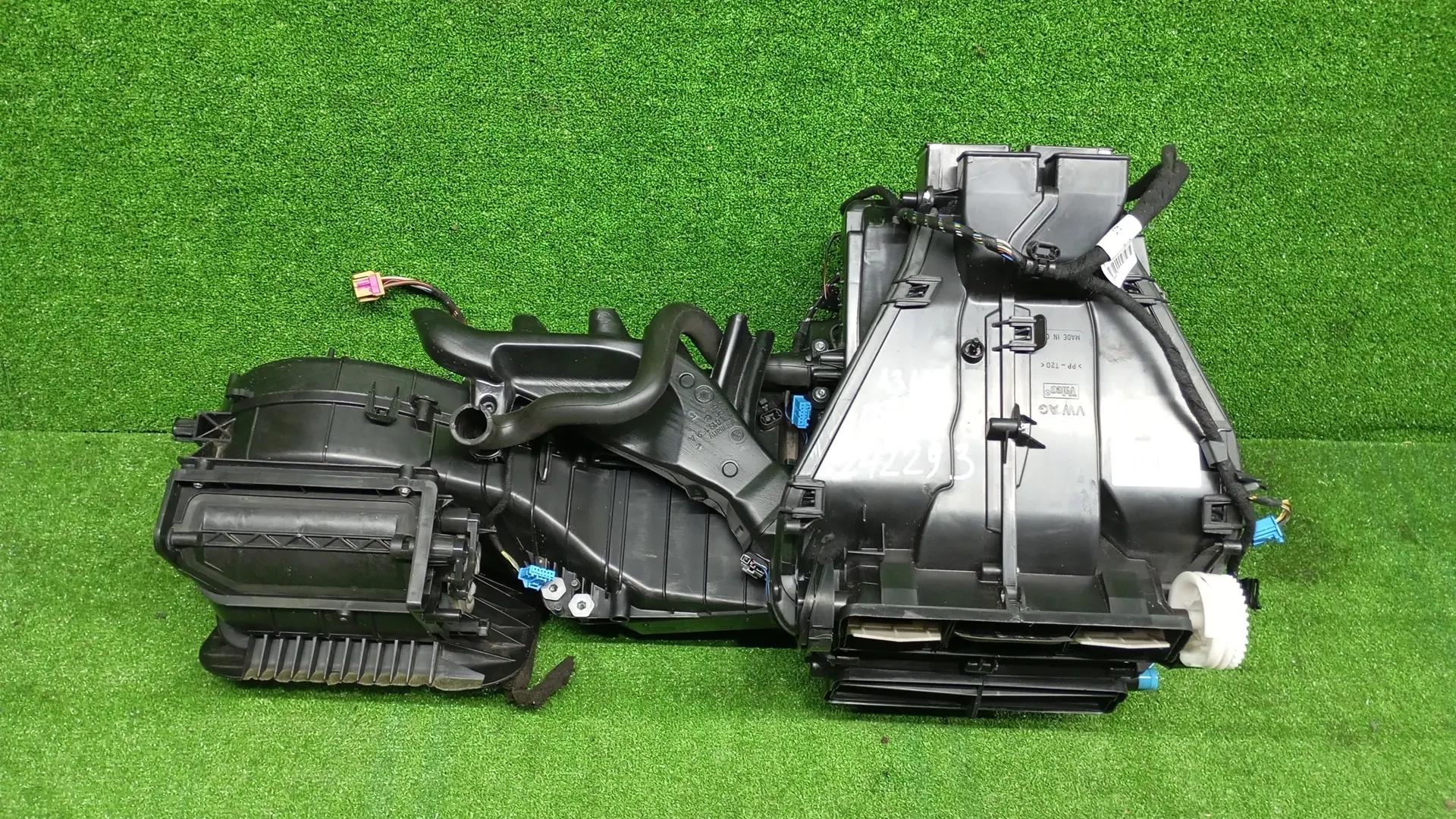 Корпус отопителя печки AUDI A3, SKODA OCTAVIA 1Z, VOLKSWAGEN GOLF 5/5+/6, JETTA 5/6, PASSAT B6/B7/CC, CADDY, TOURAN, TIGUAN 2004- б/у