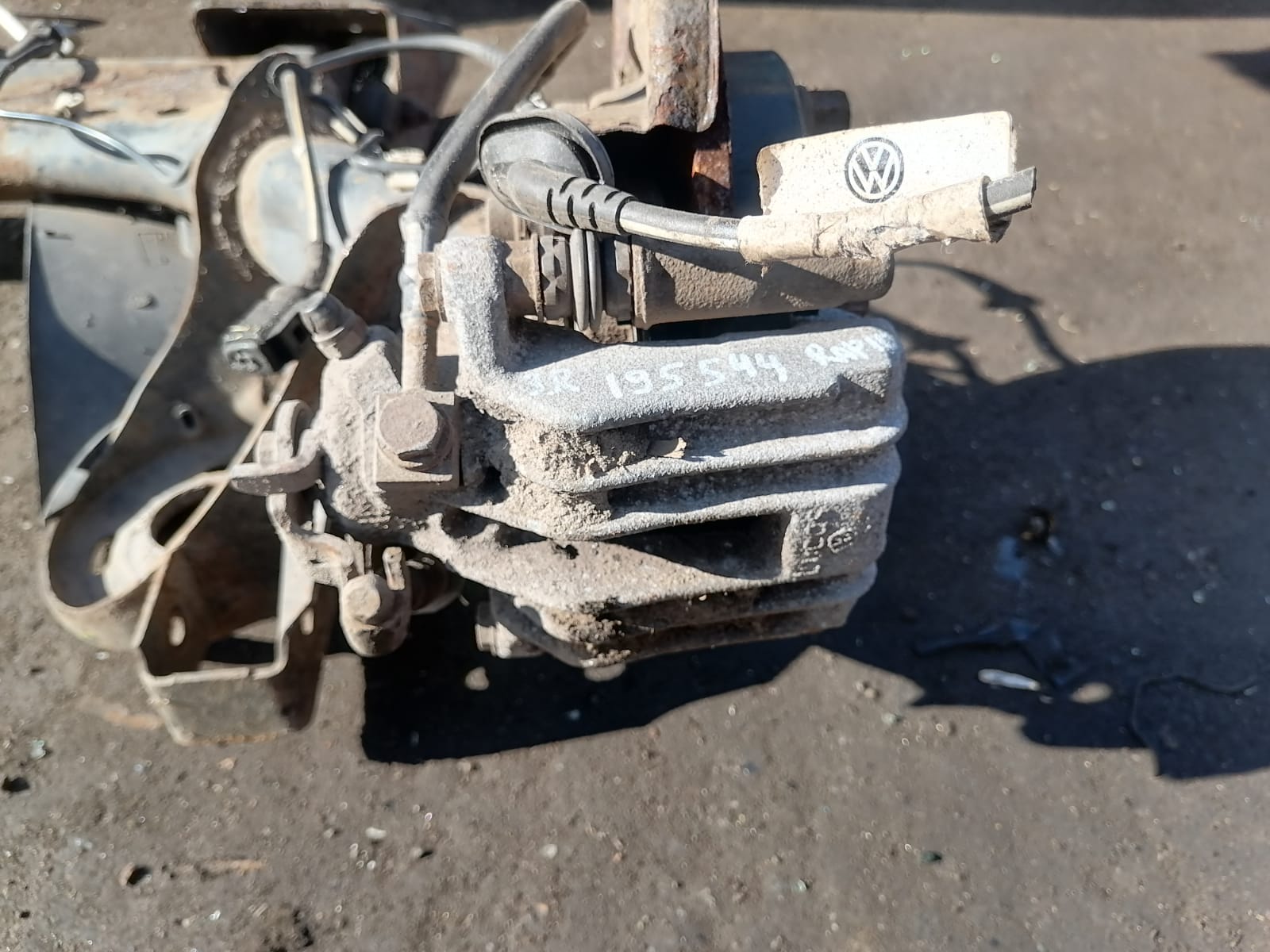 Суппорт тормозной AUDI A1/A3, SKODA OCTAVIA 1U, RAPID, VOLKSWAGEN GOLF 4, POLO 1997- задний правый б/у