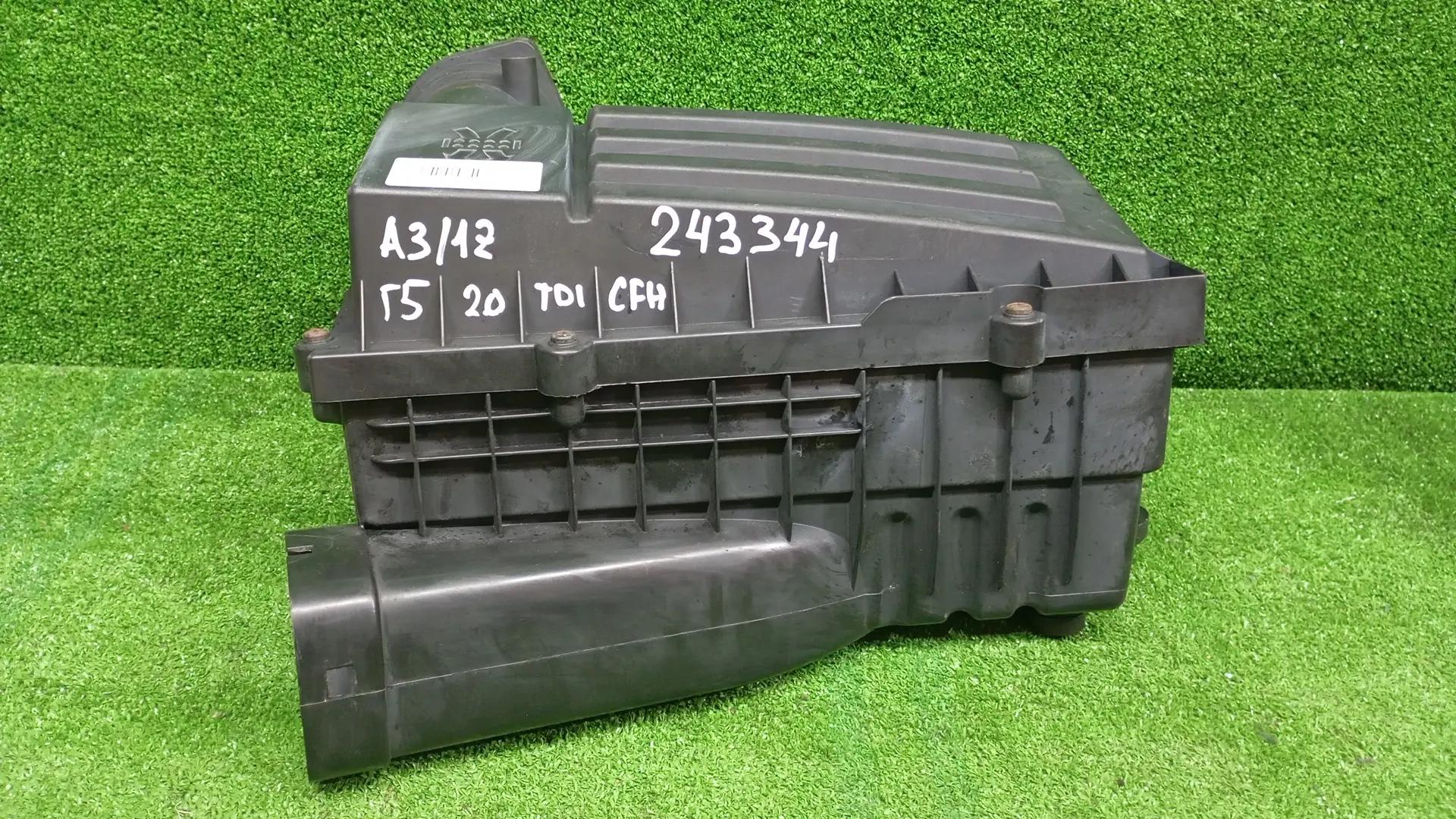 Корпус воздушного фильтра AUDI A3, SKODA OCTAVIA 1Z, VOLKSWAGEN GOLF 5/5+, JETTA 5, PASSAT B6, CADDY, TOURAN 2,0 TDI CFH 2004- отрос сверх б/у