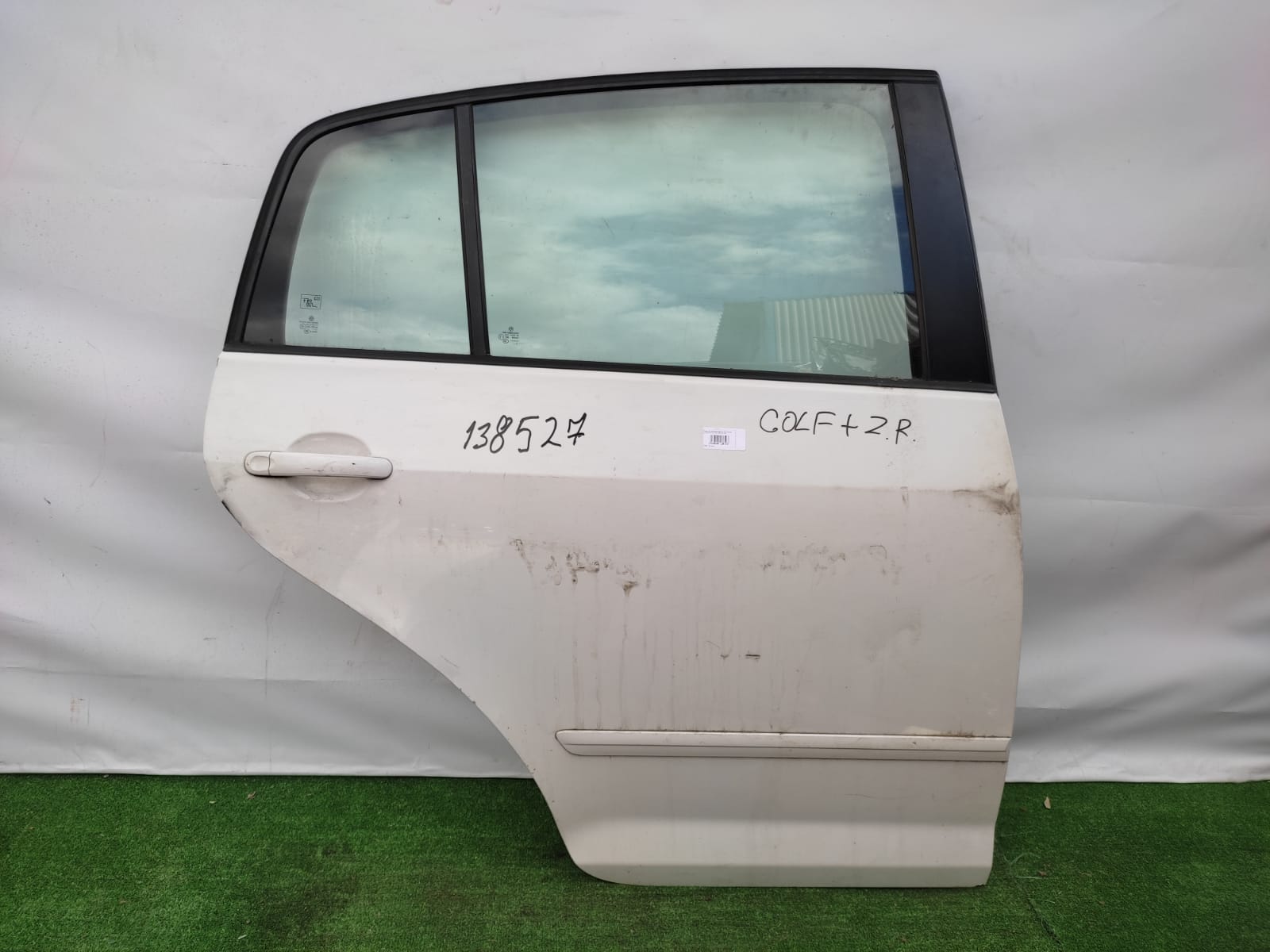Дверь VOLKSWAGEN GOLF 5+ 2005- задняя правая белая б/у