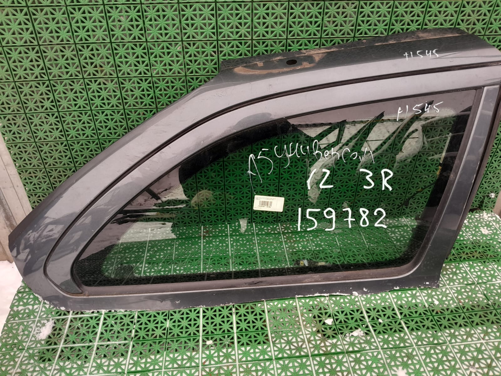 Стекло кузовное SKODA OCTAVIA 1Z 2004- заднее глухое универсал правое б/у