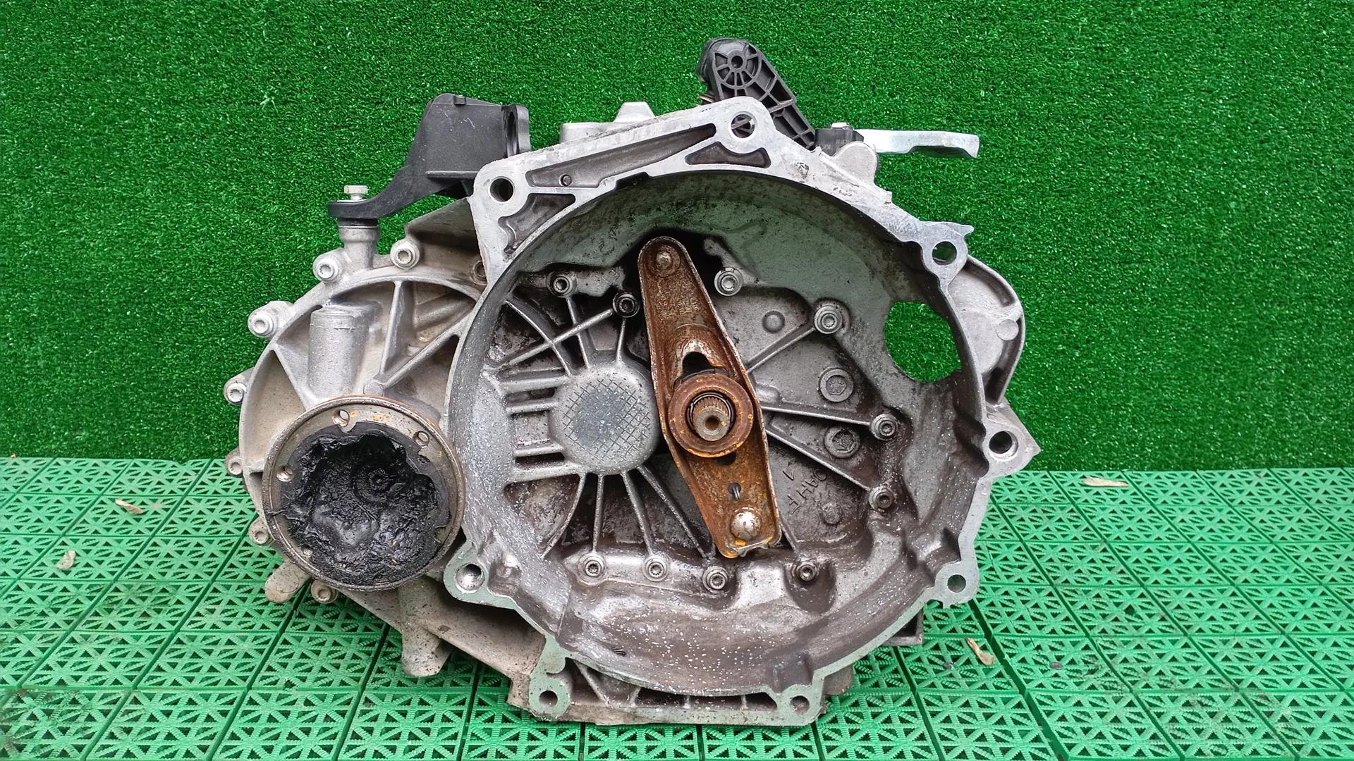 МКПП 5 ступенчатая механическая коробка передач VOLKSWAGEN CADDY, TOURAN 1,6 JJT 2004- 76/15 б/