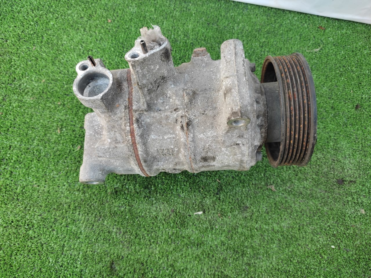 Компрессор кондиционера AUDI A3, SKODA OCTAVIA 1Z, VOLKSWAGEN GOLF 5/5+/6, JETTA 5/6, PASSAT B6/B7/CC, CADDY, TOURAN, TIGUAN 1,6/1,8/1,9/2,0 2004- б/у