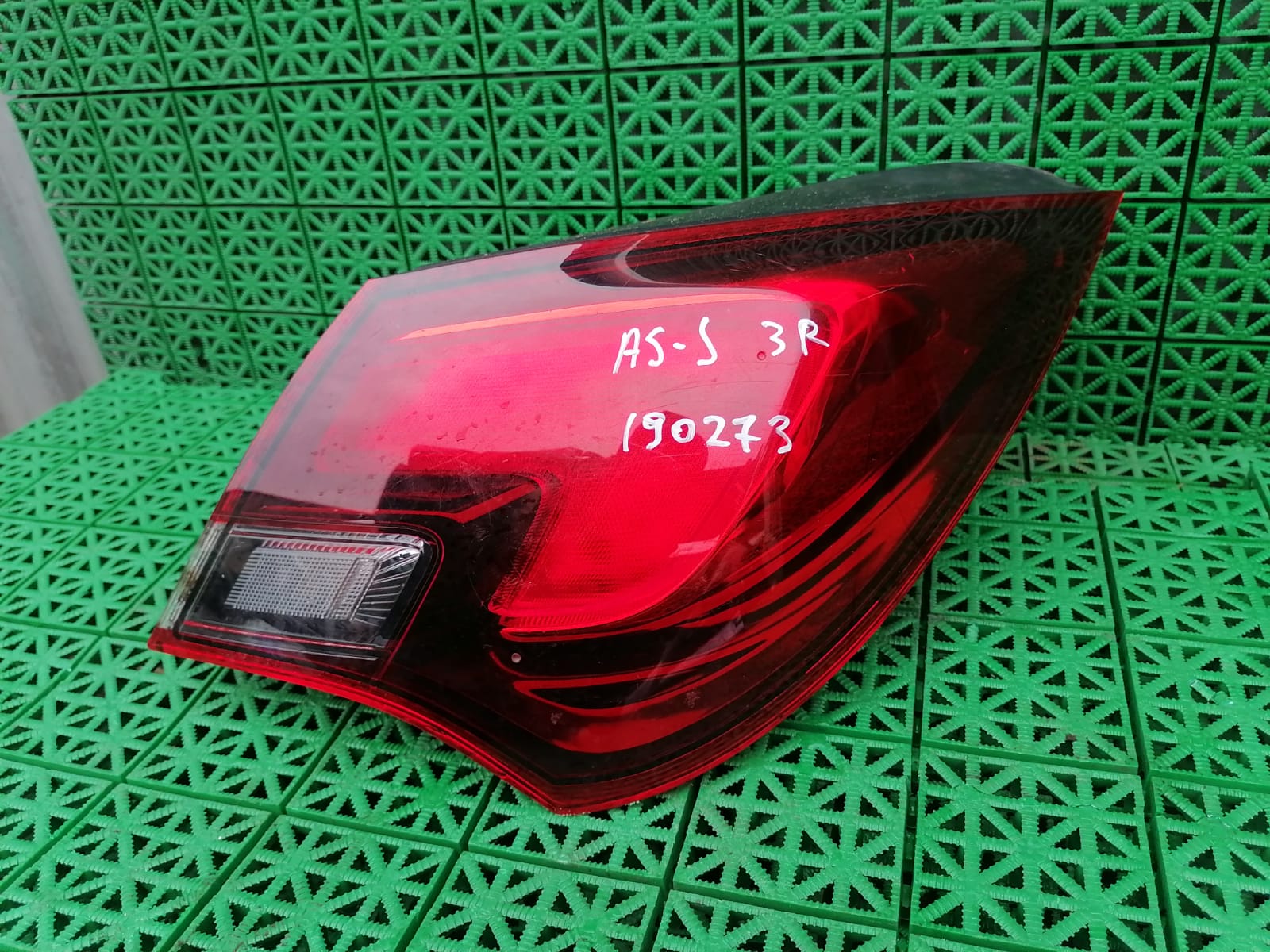 Фонарь OPEL ASTRA J 2010- хэтчбек 3 х дверный наружный правый б/у