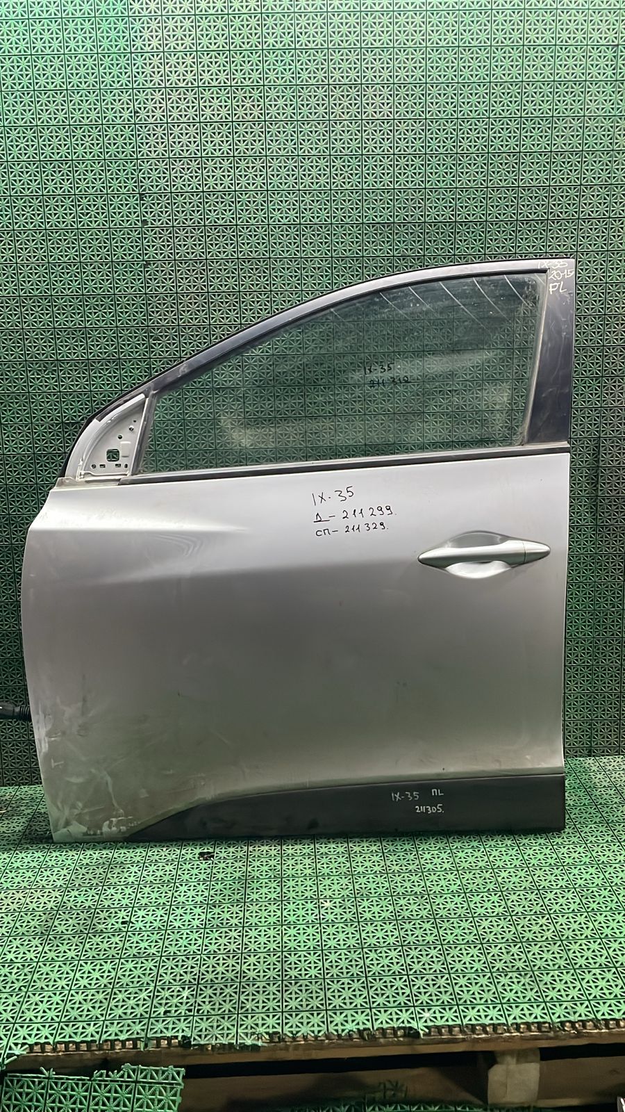 Дверь HYUNDAI IX35, TUCSON 2 2010- передняя левая под накладку серая б/у