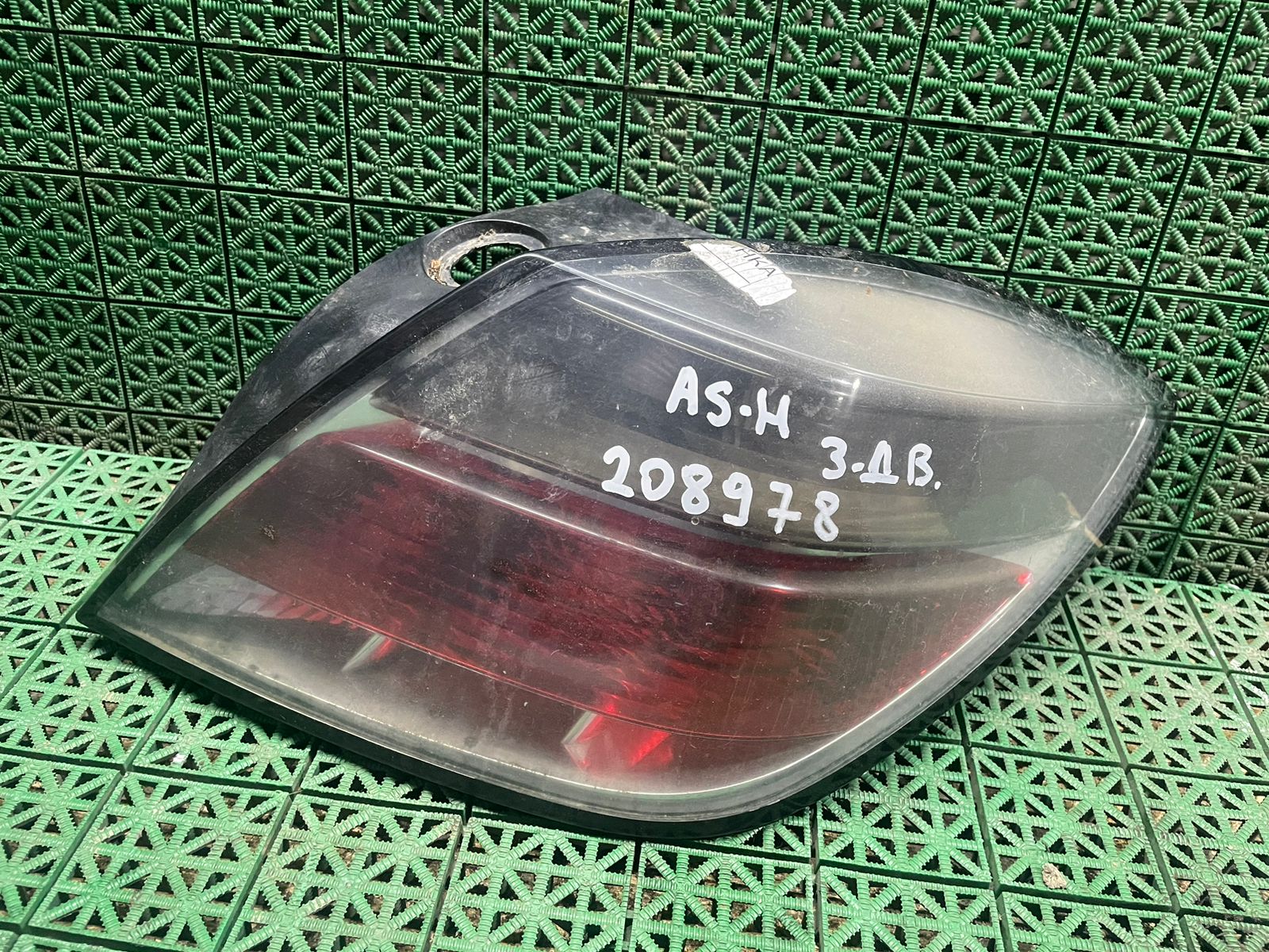 Фонарь OPEL ASTRA H 2007- 3 х дверный правый б/у