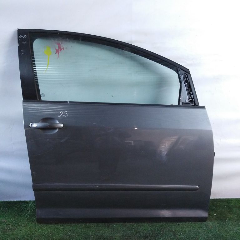 Дверь VOLKSWAGEN GOLF 5+ 2005- передняя правая серая Б/У