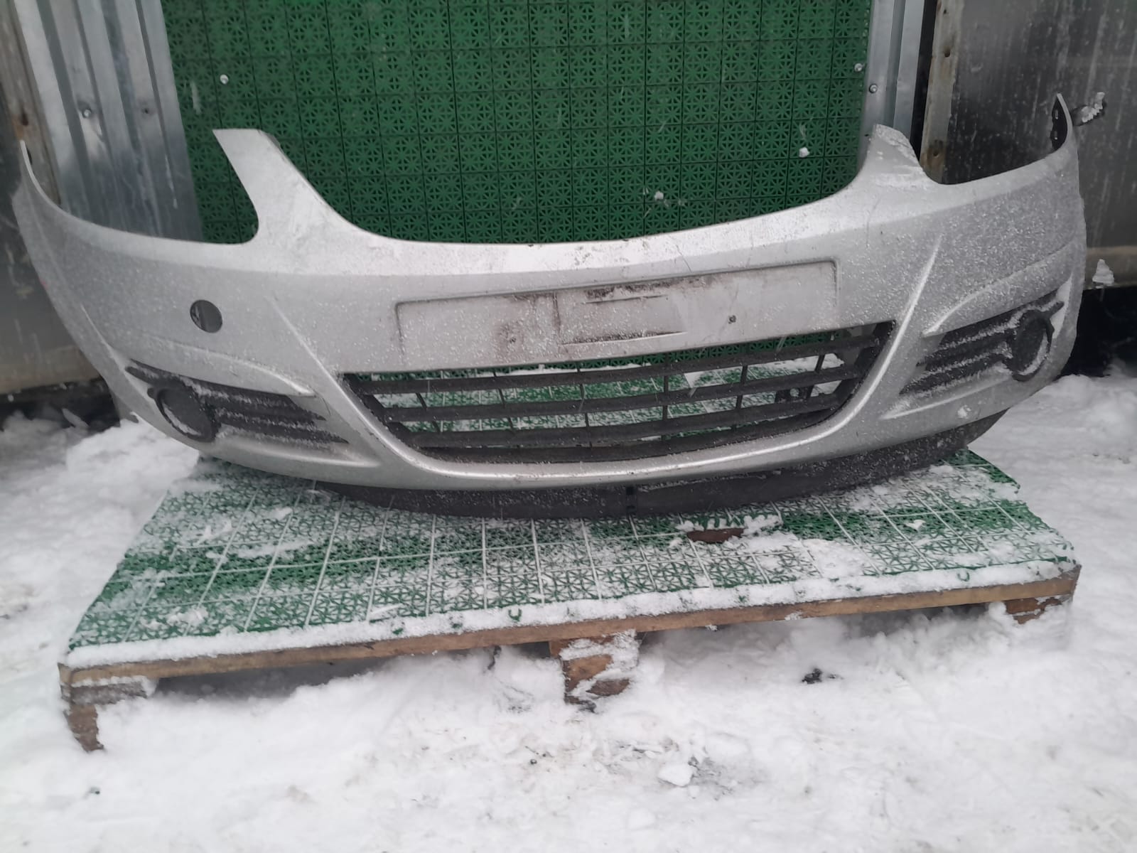 Бампер OPEL CORSA D 2006- передний серый б/у
