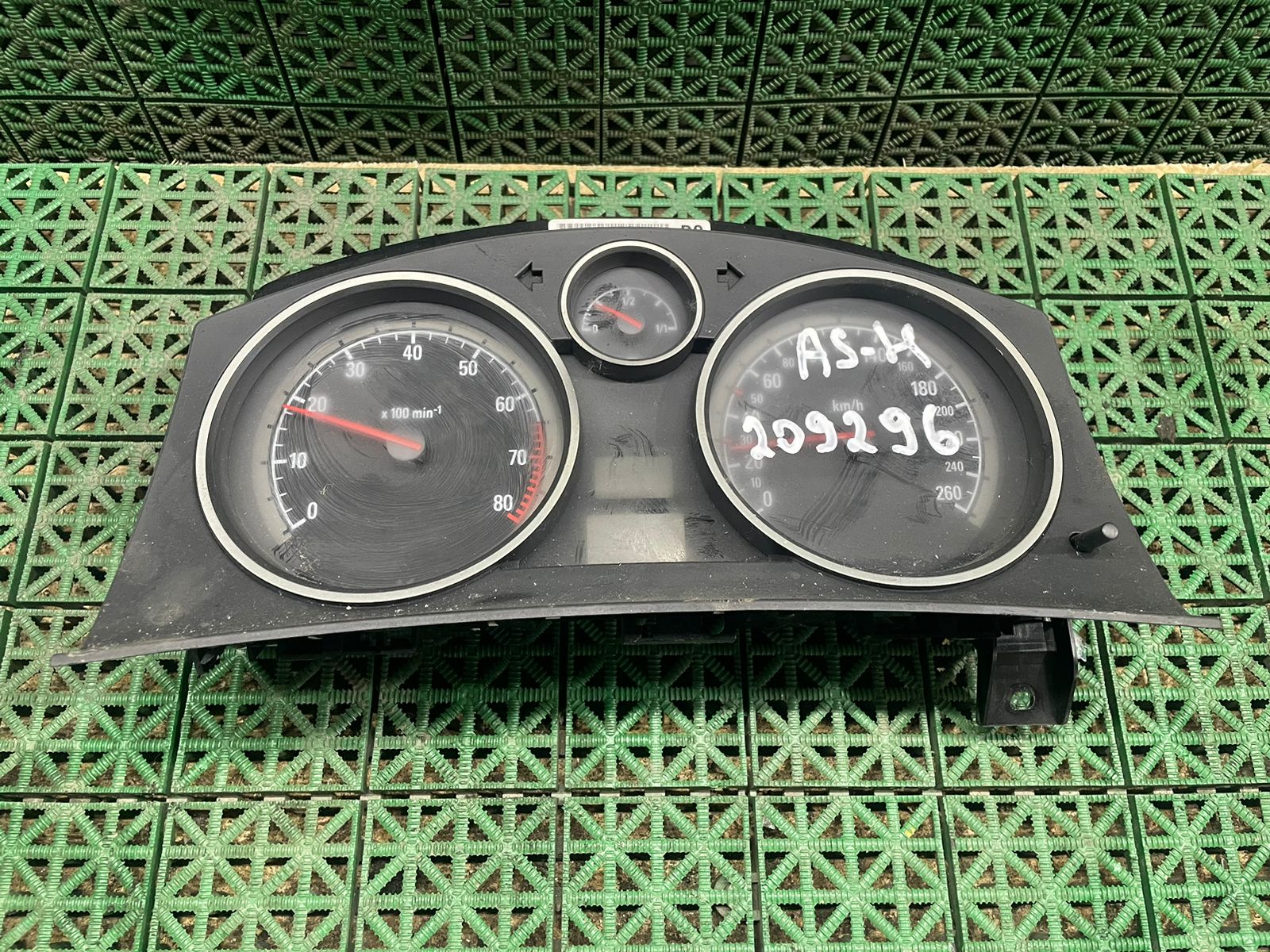 Панель приборов, комбинация приборов OPEL ASTRA H, ZAFIRA B 2004  б/у