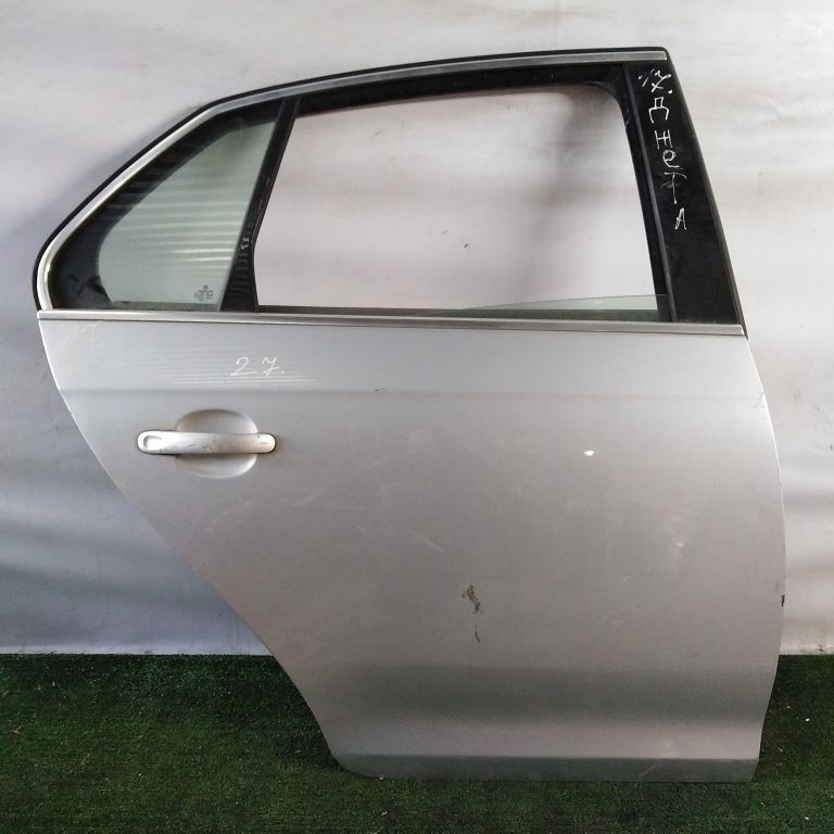 Дверь VOLKSWAGEN JETTA 5 2006- задняя правая серебро Б/У