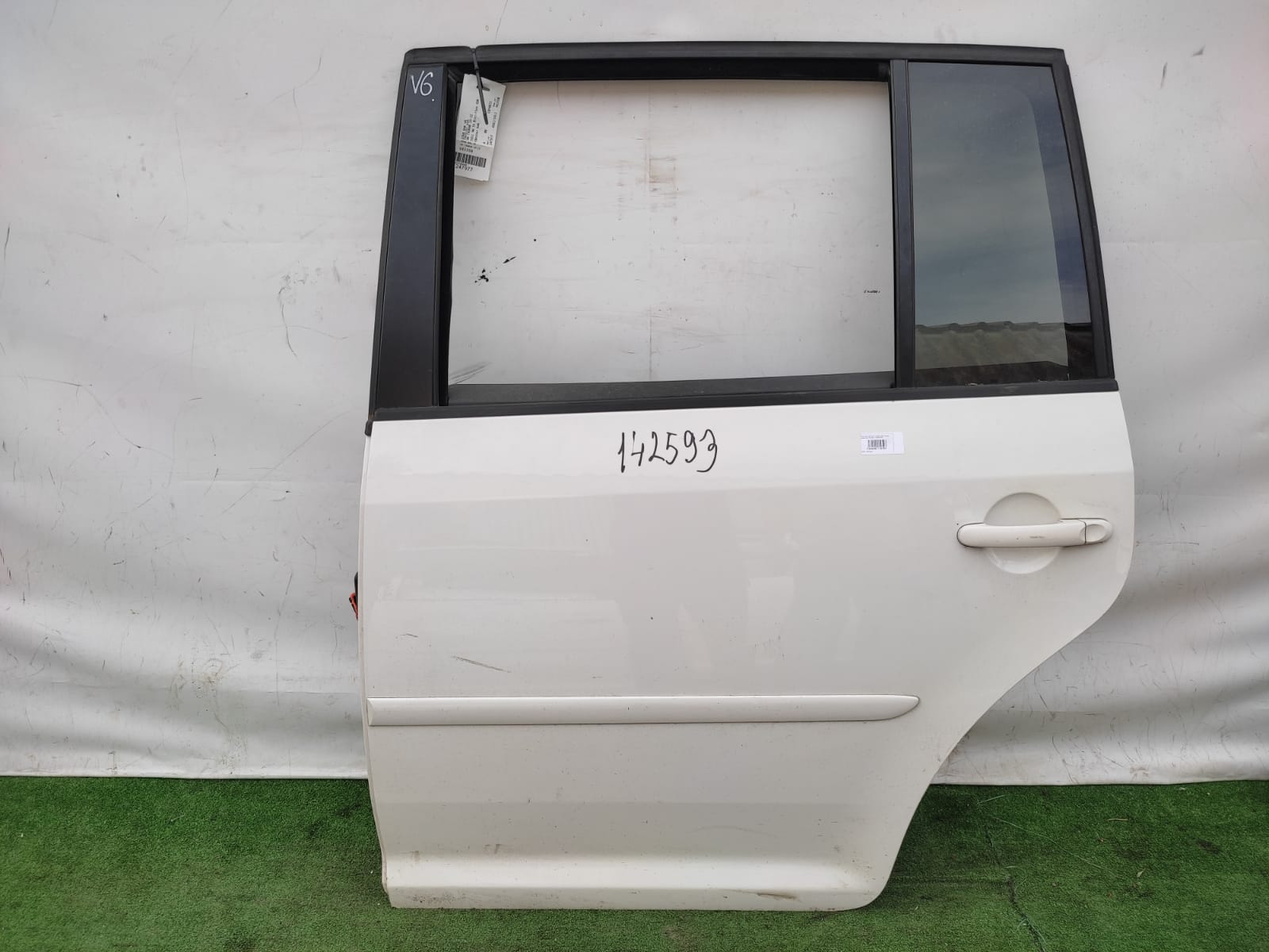 Дверь VOLKSWAGEN TOURAN 2003- задняя левая белая б/у