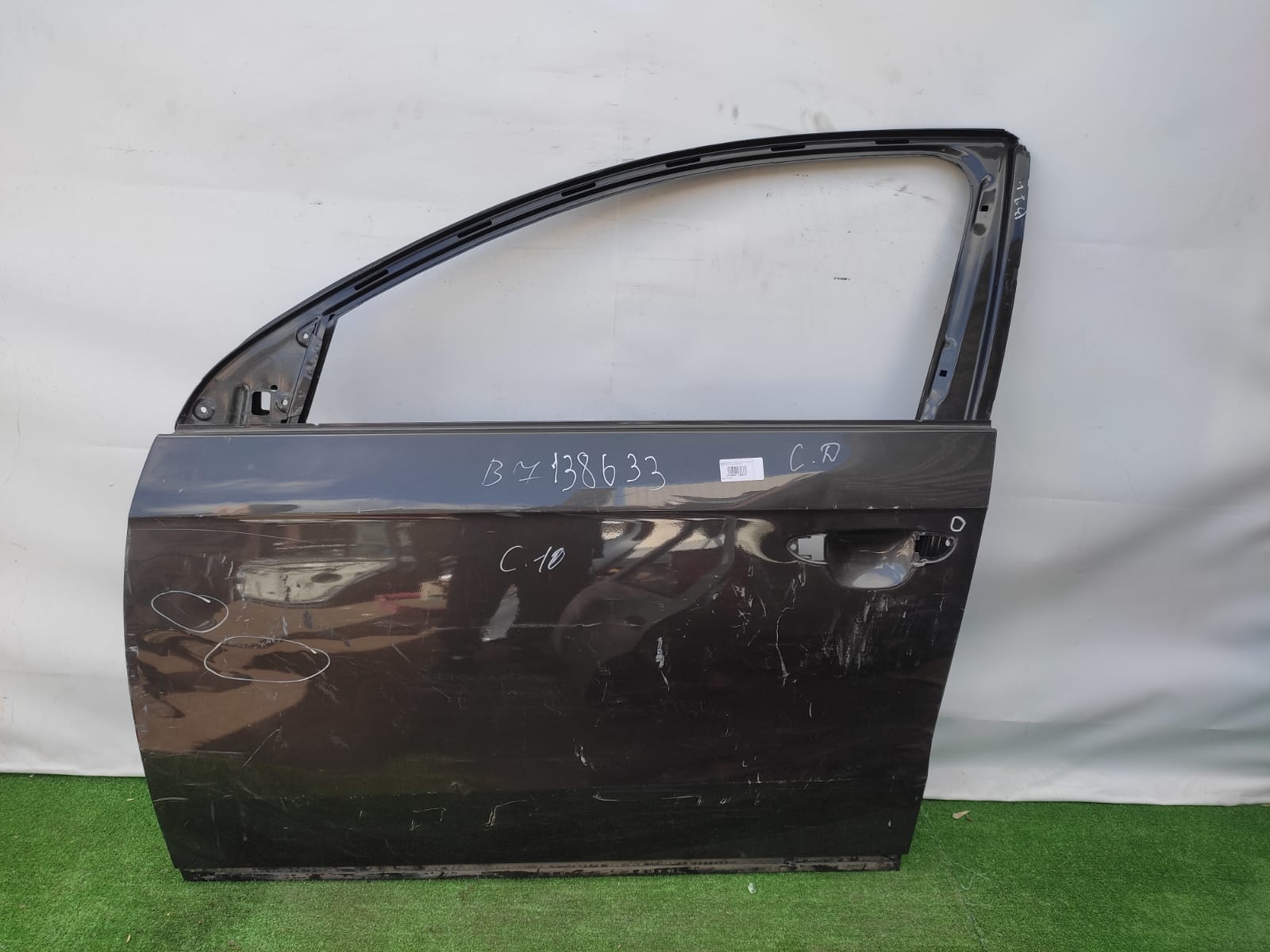 Дверь VOLKSWAGEN PASSAT B7 2011- передняя левая серая б/у