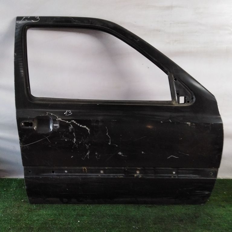 Дверь VOLKSWAGEN GOLF 3 1992- передняя правая чёрная Б/У
