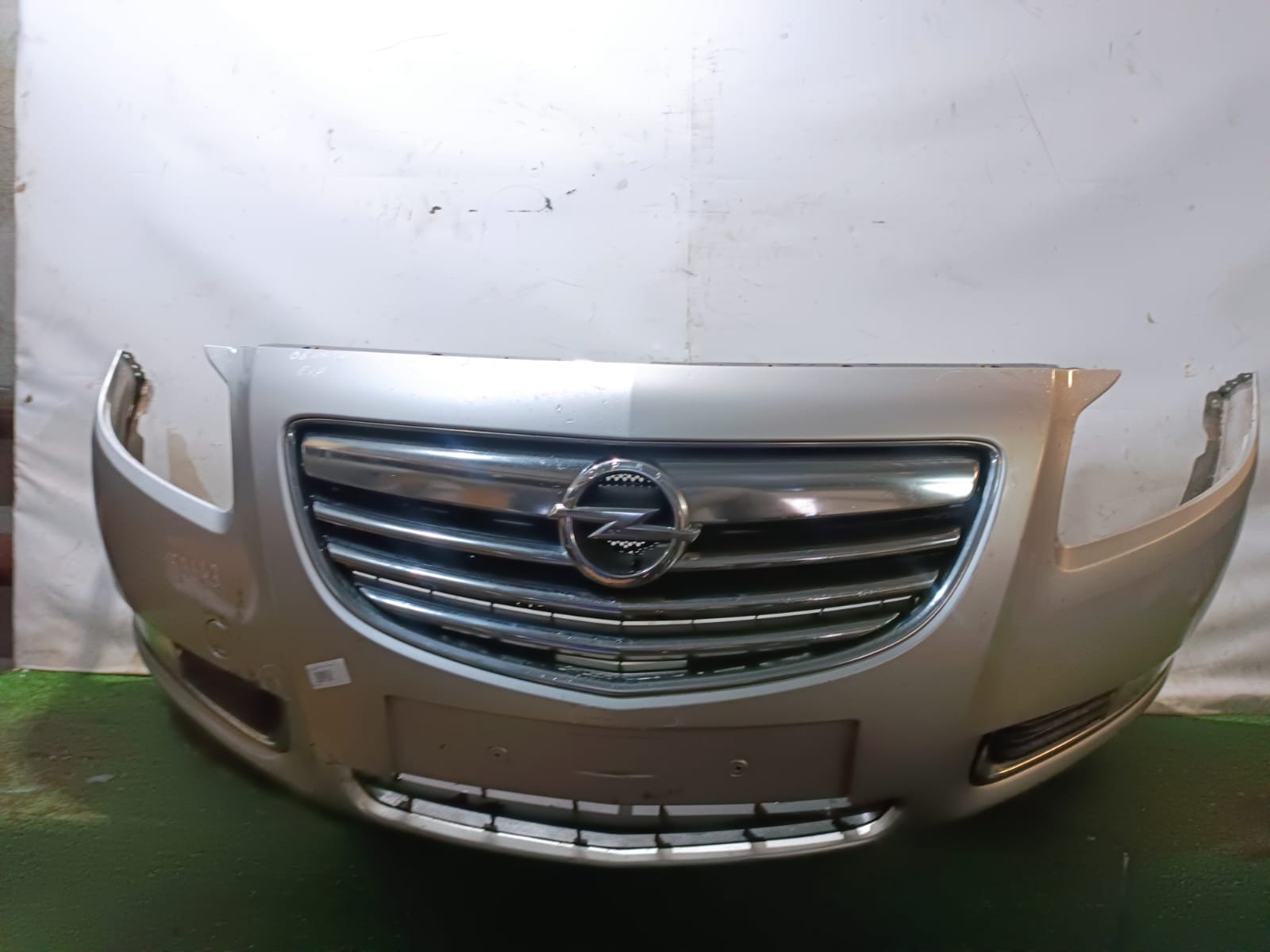 Бампер OPEL INSIGNIA 2008- передний серебро б/у
