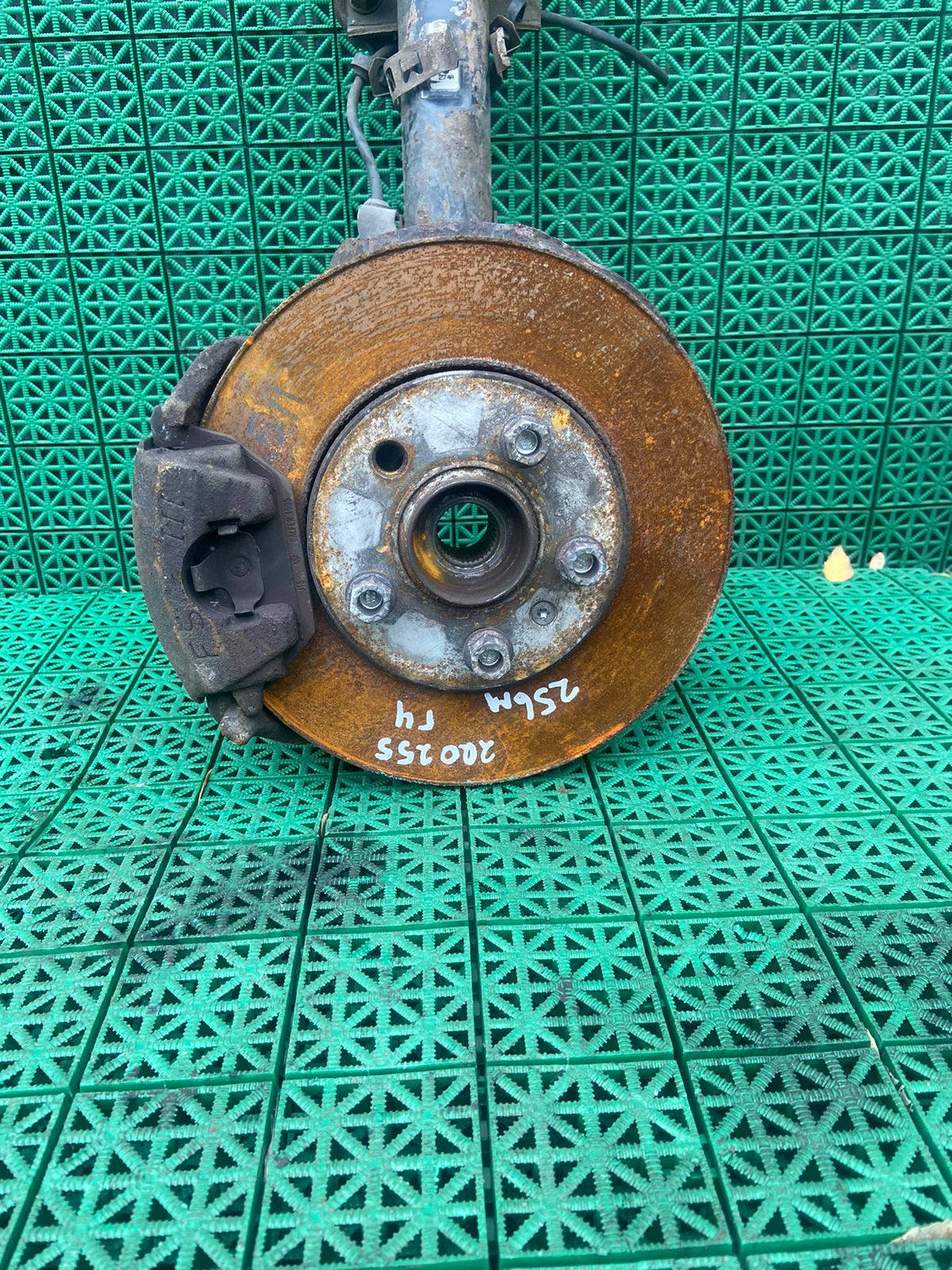Диск тормозной AUDI A1/A2/A3, SKODA OCTAVIA 1U, FABIA 1/2, RAPID, VOLKSWAGEN GOLF 4, BORA, POLO 1,4/1,6 1997- передний (256мм) б/у