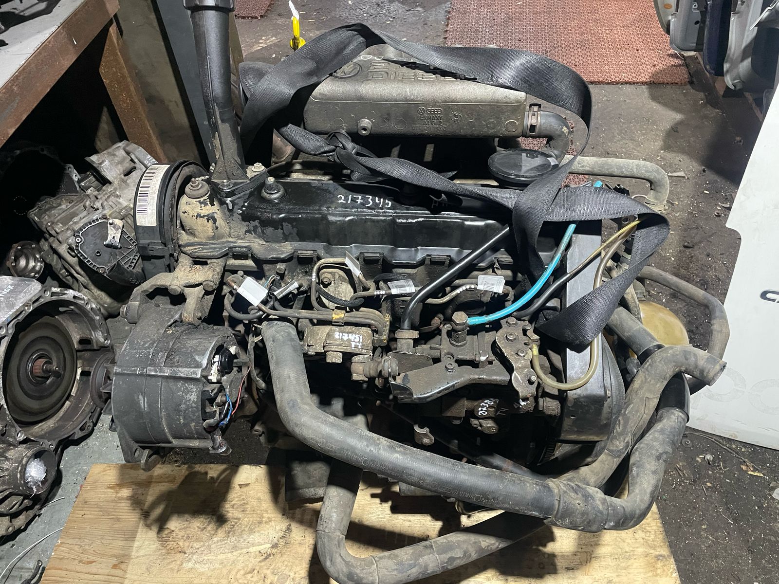Двигатель VOLKSWAGEN TRANSPORTER T4 AAB 2,4 57KW/78лс 1991- б/у