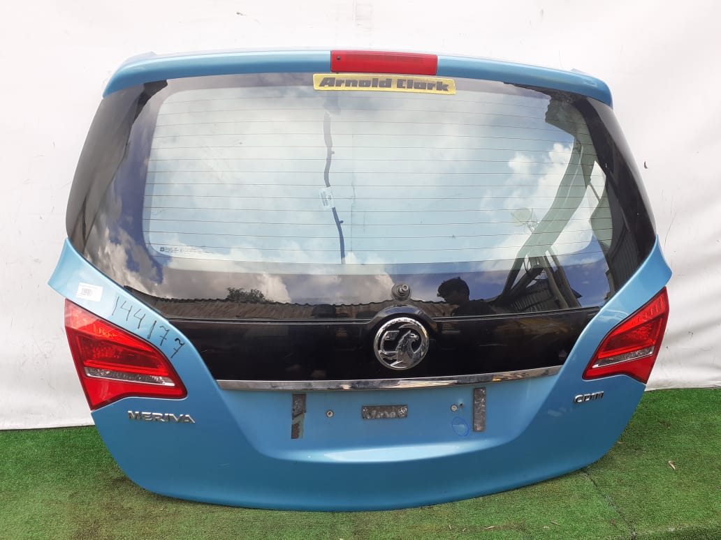 Крышка багажника OPEL MERIVA B 2010- голубая б/у