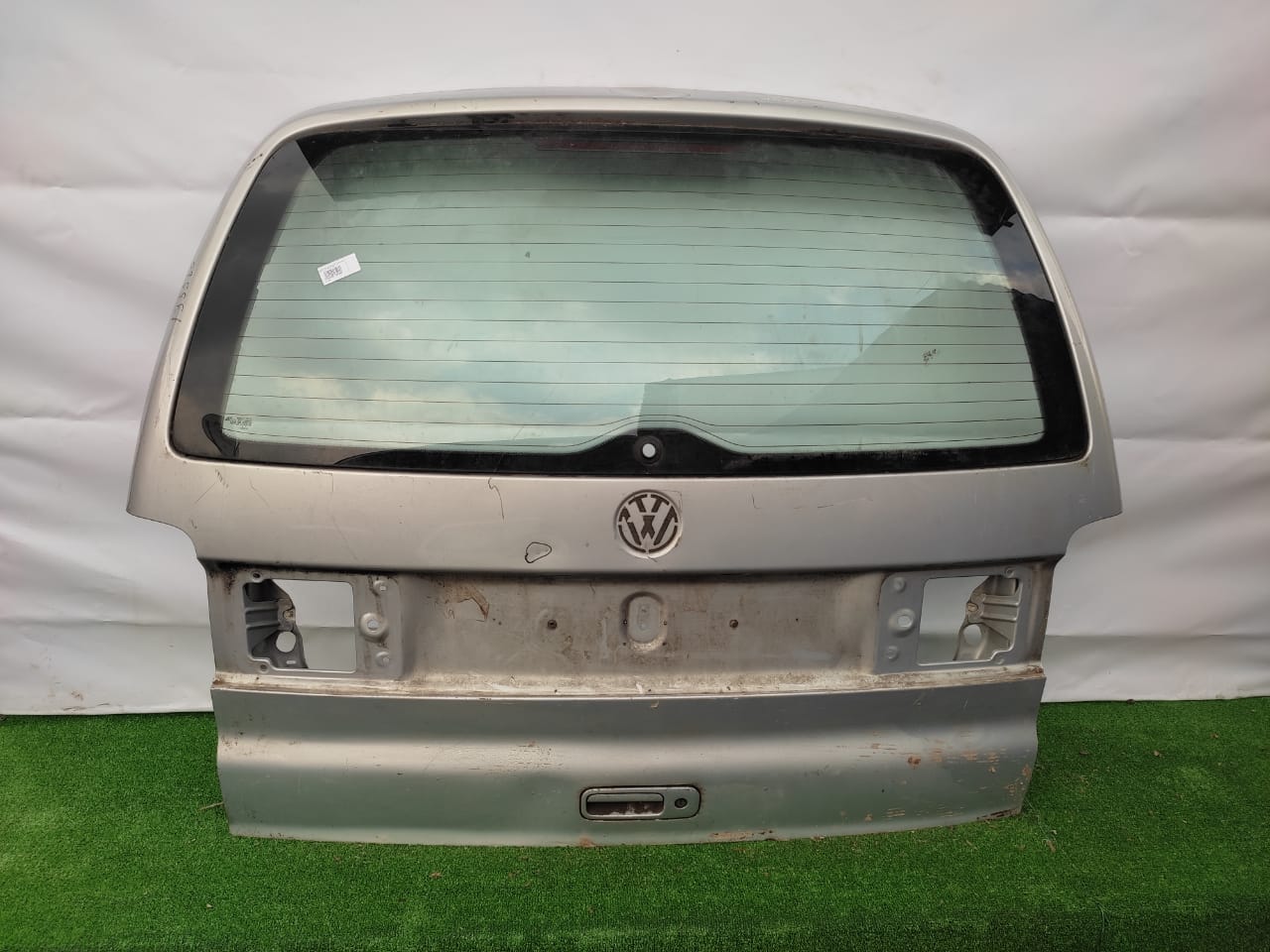 Крышка багажника VOLKSWAGEN SHARAN 1996- серебро б/у