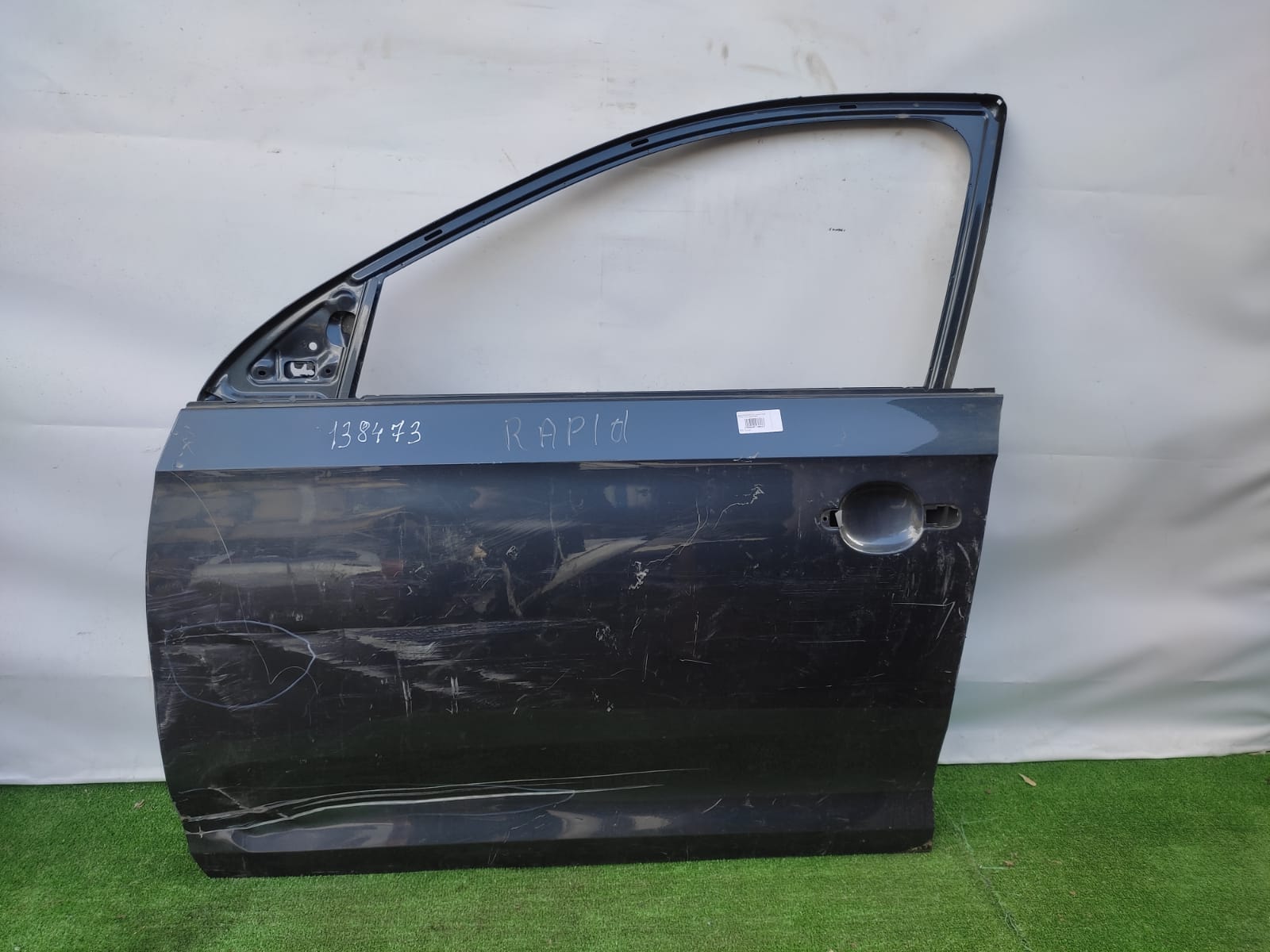 Дверь SKODA RAPID 2013- передняя левая голубая б/у