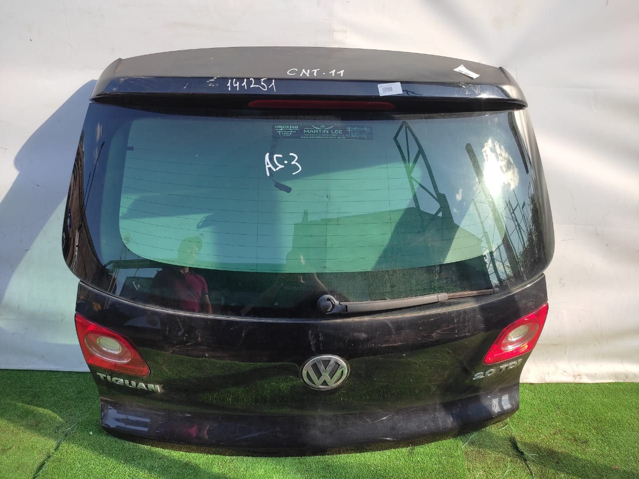 Крышка багажника VOLKSWAGEN TIGUAN 2008- чёрная б/у