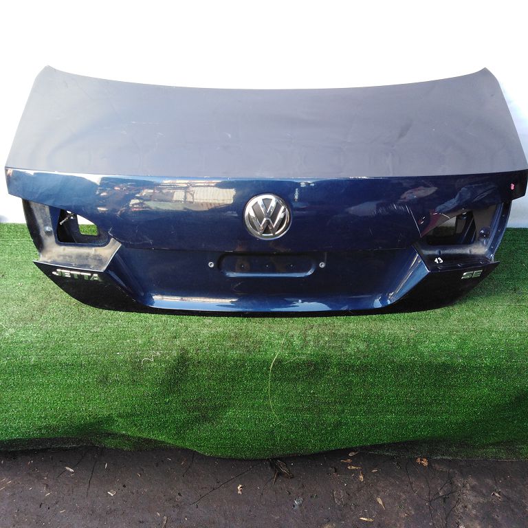 Крышка багажника VOLKSWAGEN JETTA 6 2011- седан синяя Б/У
